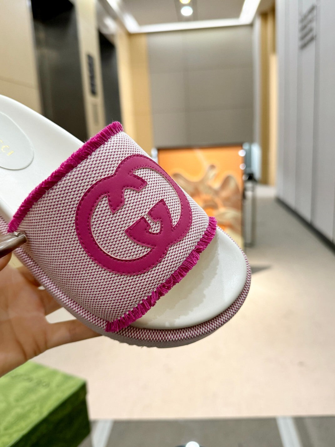PINK PLATFORM SLIDE SANDALS