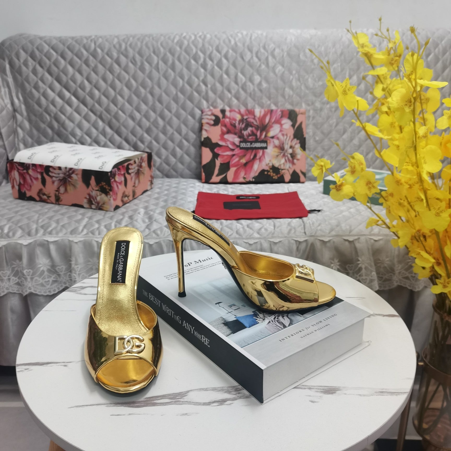 GOLD METALLIC MULE HEEL SANDALS WITH LOGO DETAIL