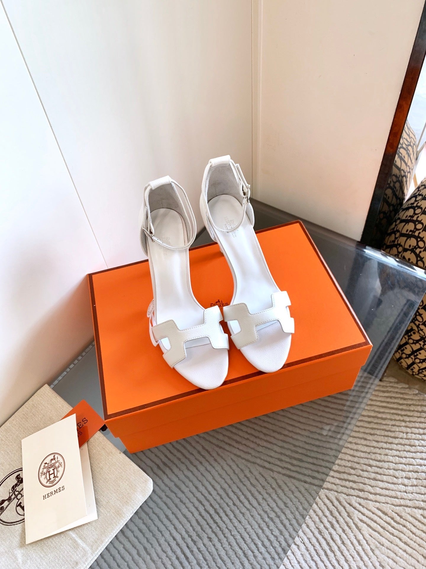 WHITE LEATHER ANKLE STRAP HEEL SANDALS