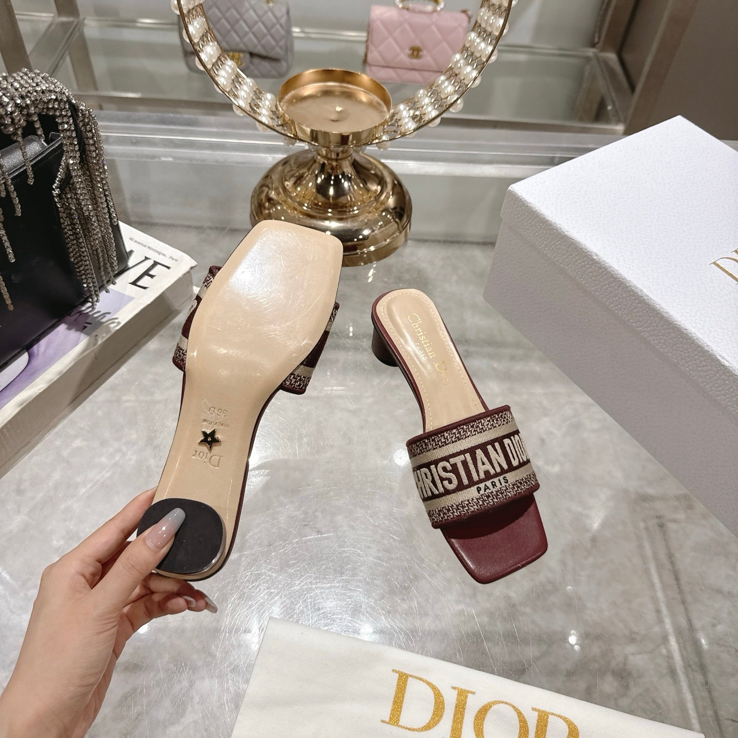 LOGO JACQUARD LOW HEEL MULES – BURGUNDY
