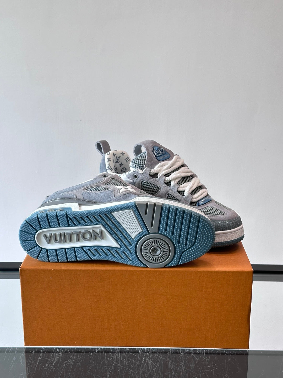 GREY AND BLUE LACE-UP SNEAKERS WITH MESH DETAILING