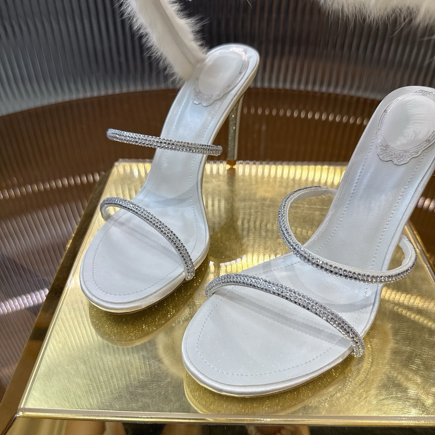 IVORY FUR SPIRAL HEELS
