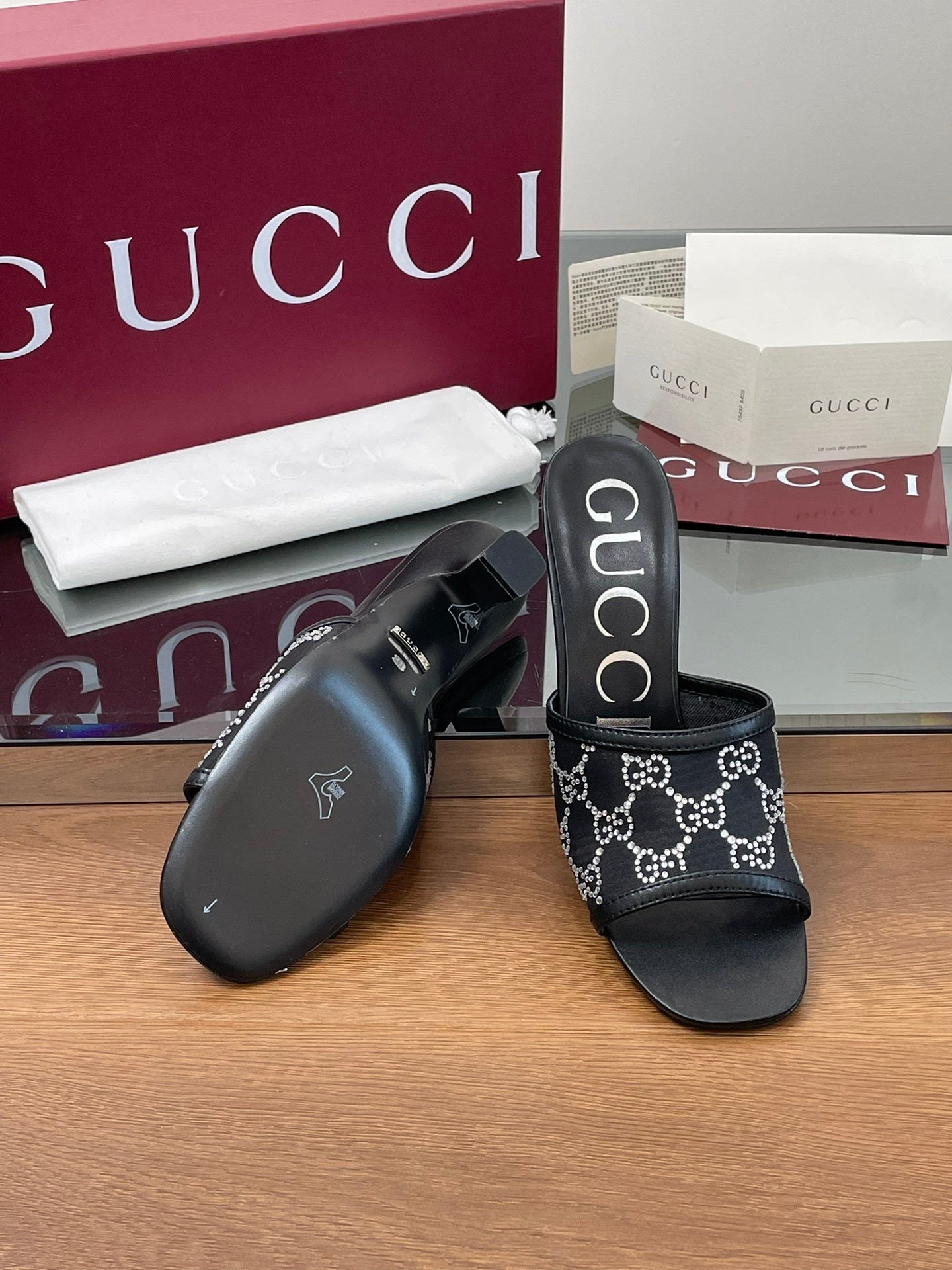 BLACK CRYSTAL PATTERN HEEL SLIDES