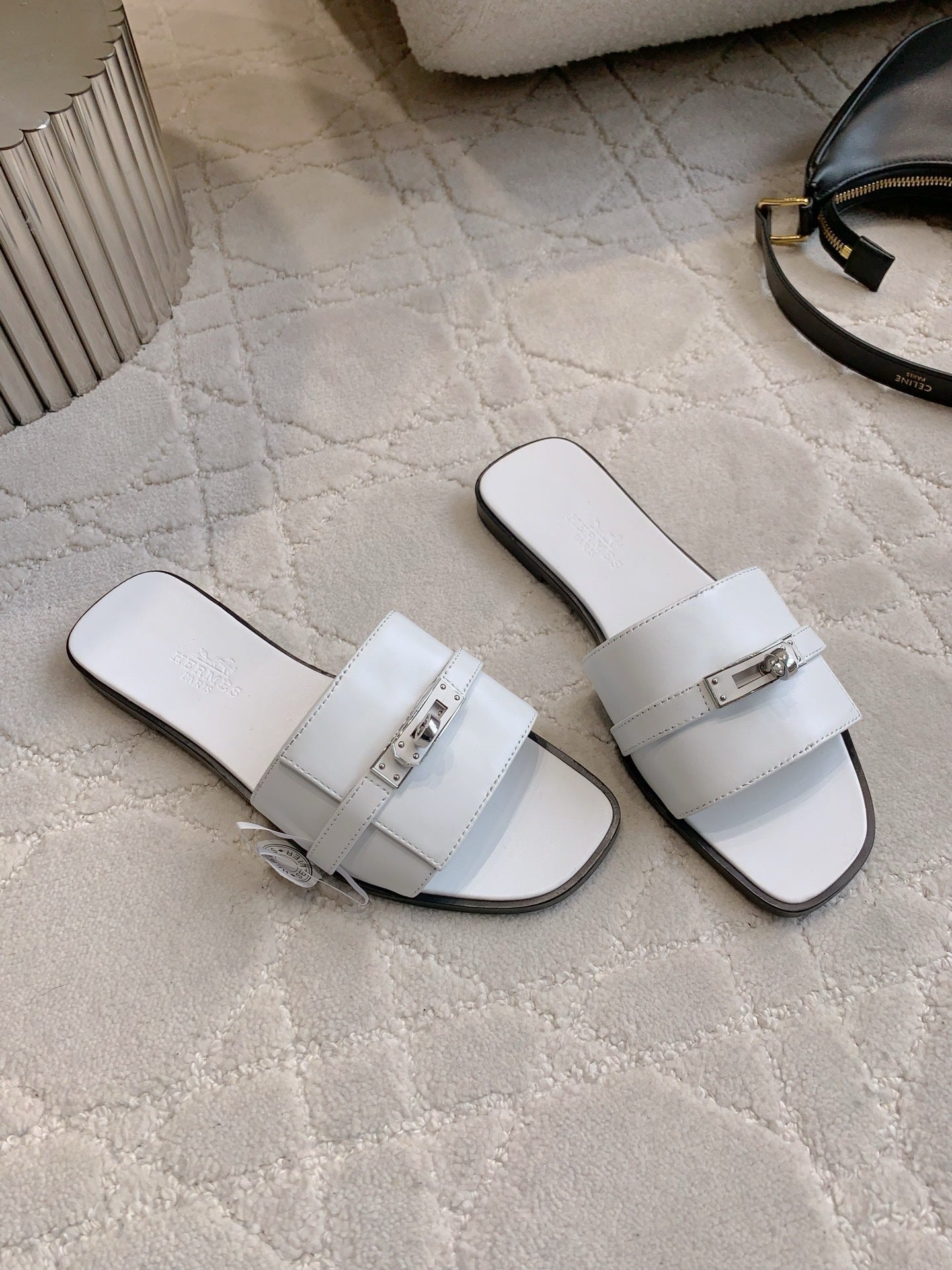 MINIMAL LEATHER SLIDES WITH METAL ACCENT STRAP
