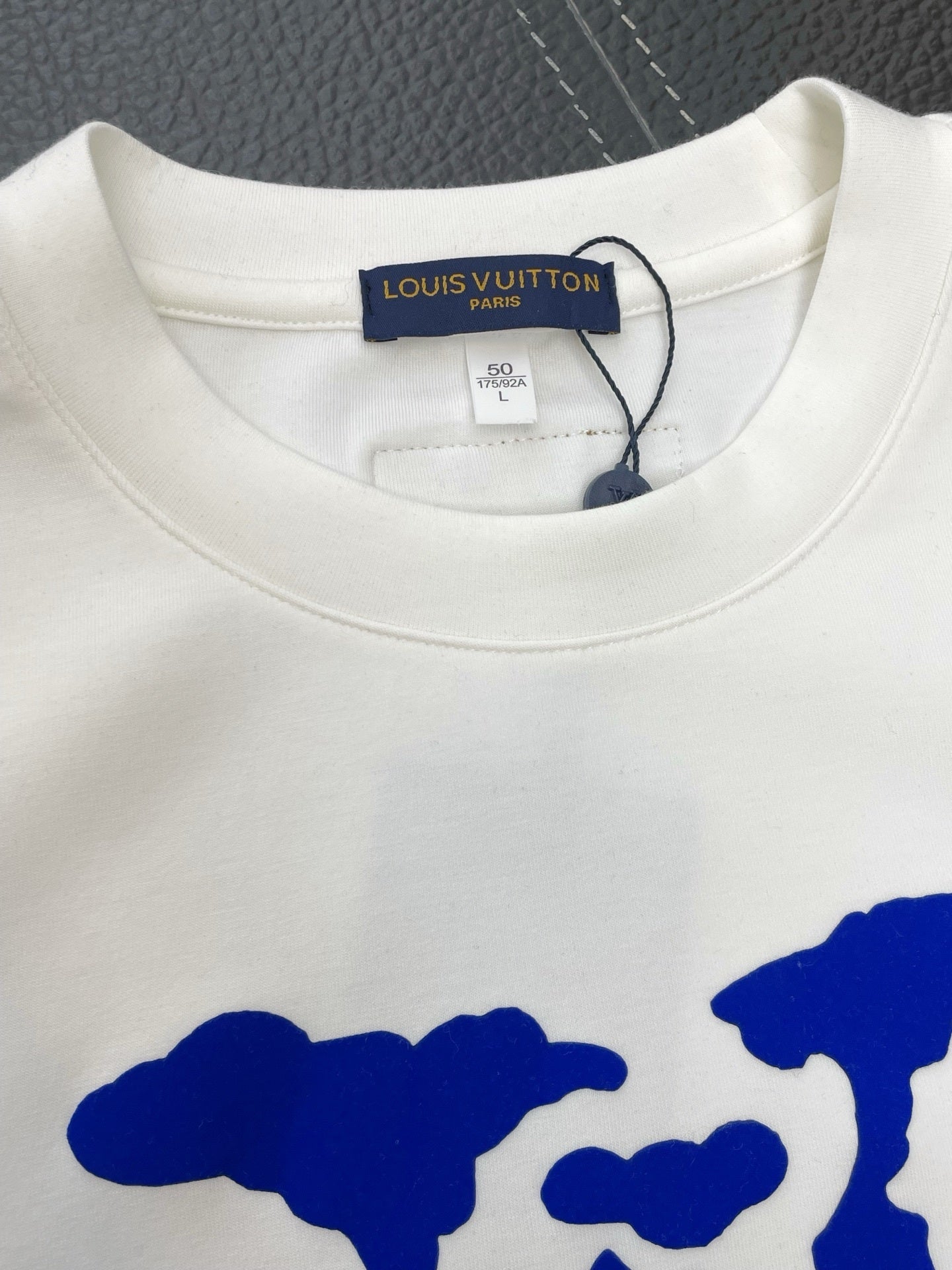 CREWNECK SWEATSHIRT WITH BOLD ABSTRACT GRAPHIC