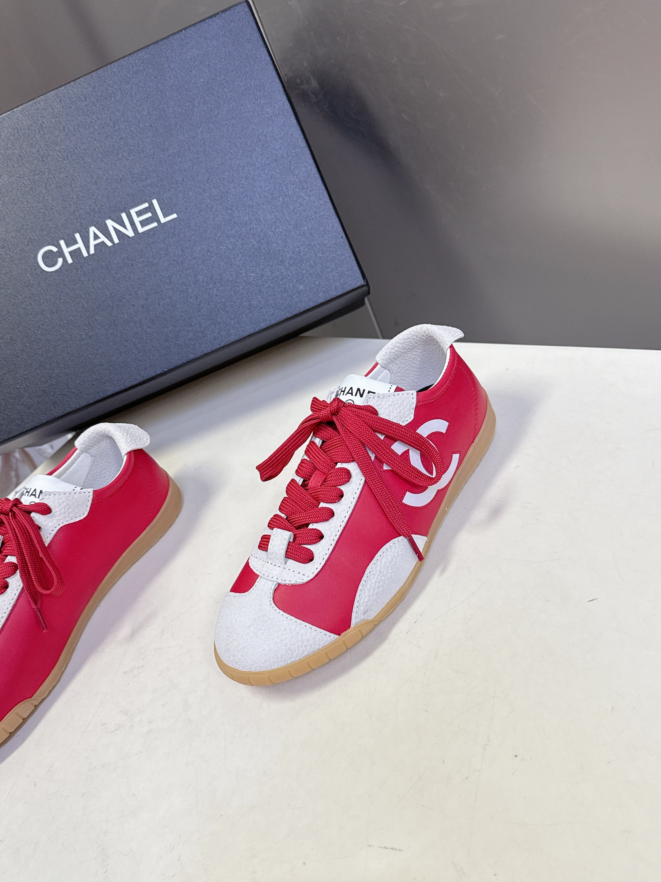 PINK WHITE RETRO SNEAKERS