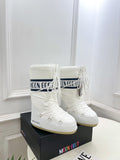 WHITE PADDED WINTER BOOTS WITH LACE-UP DETAIL