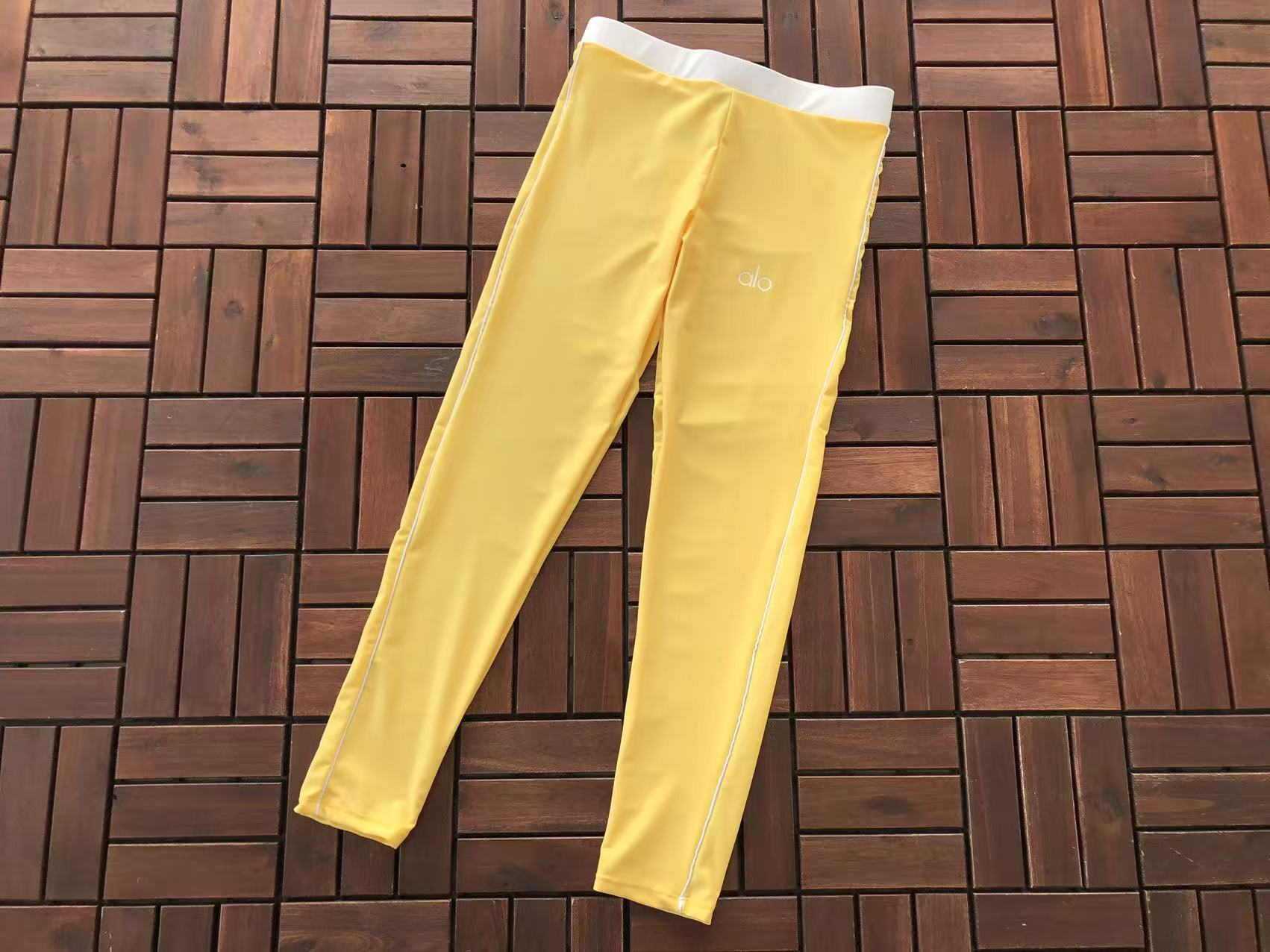 ACTIVEWEAR BRA & LEGGINGS SET