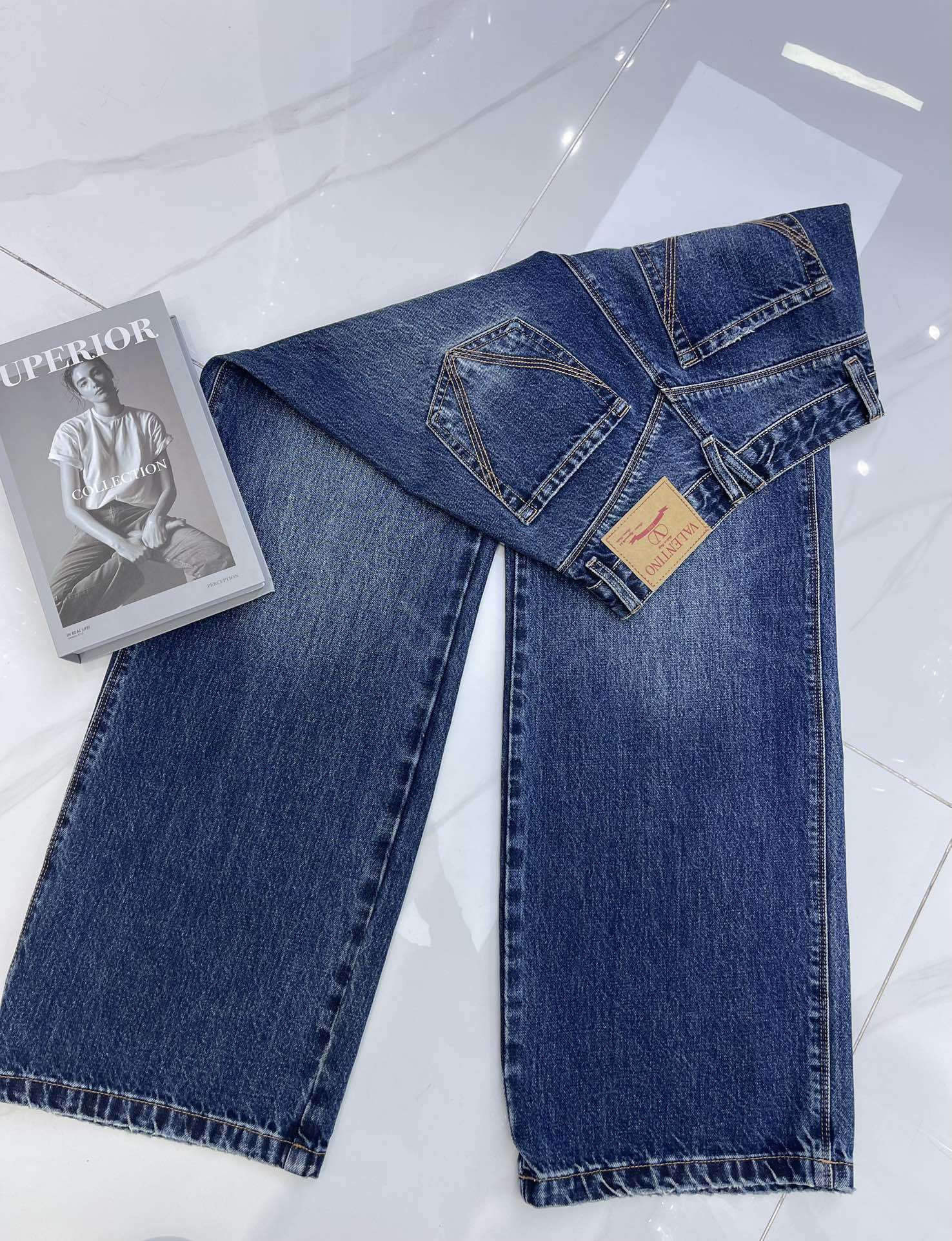 WIDE LEG VINTAGE WASH DENIM JEANS