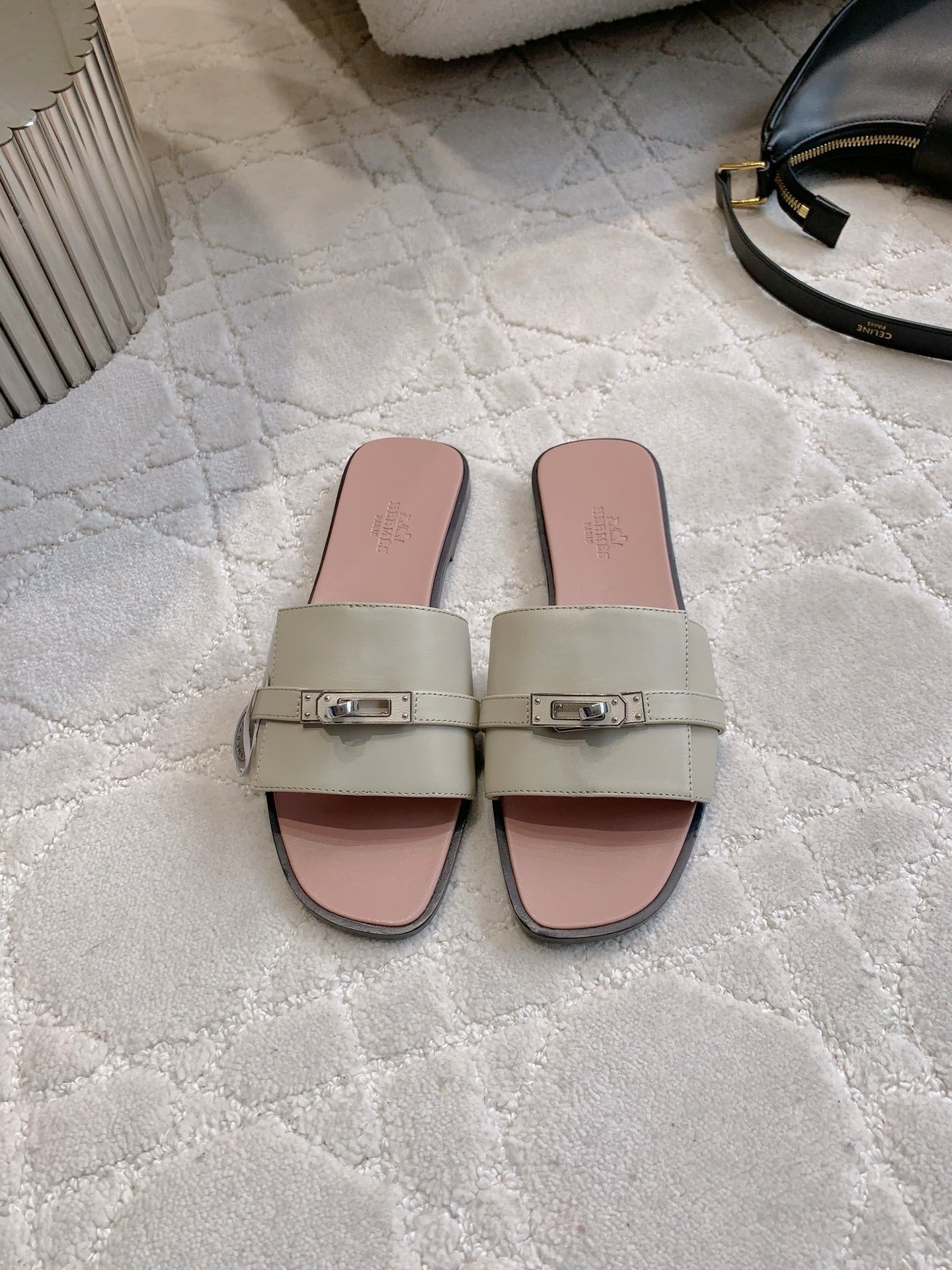 NEUTRAL TONE FLAT SANDALS WITH MODERN METAL HARDWARE