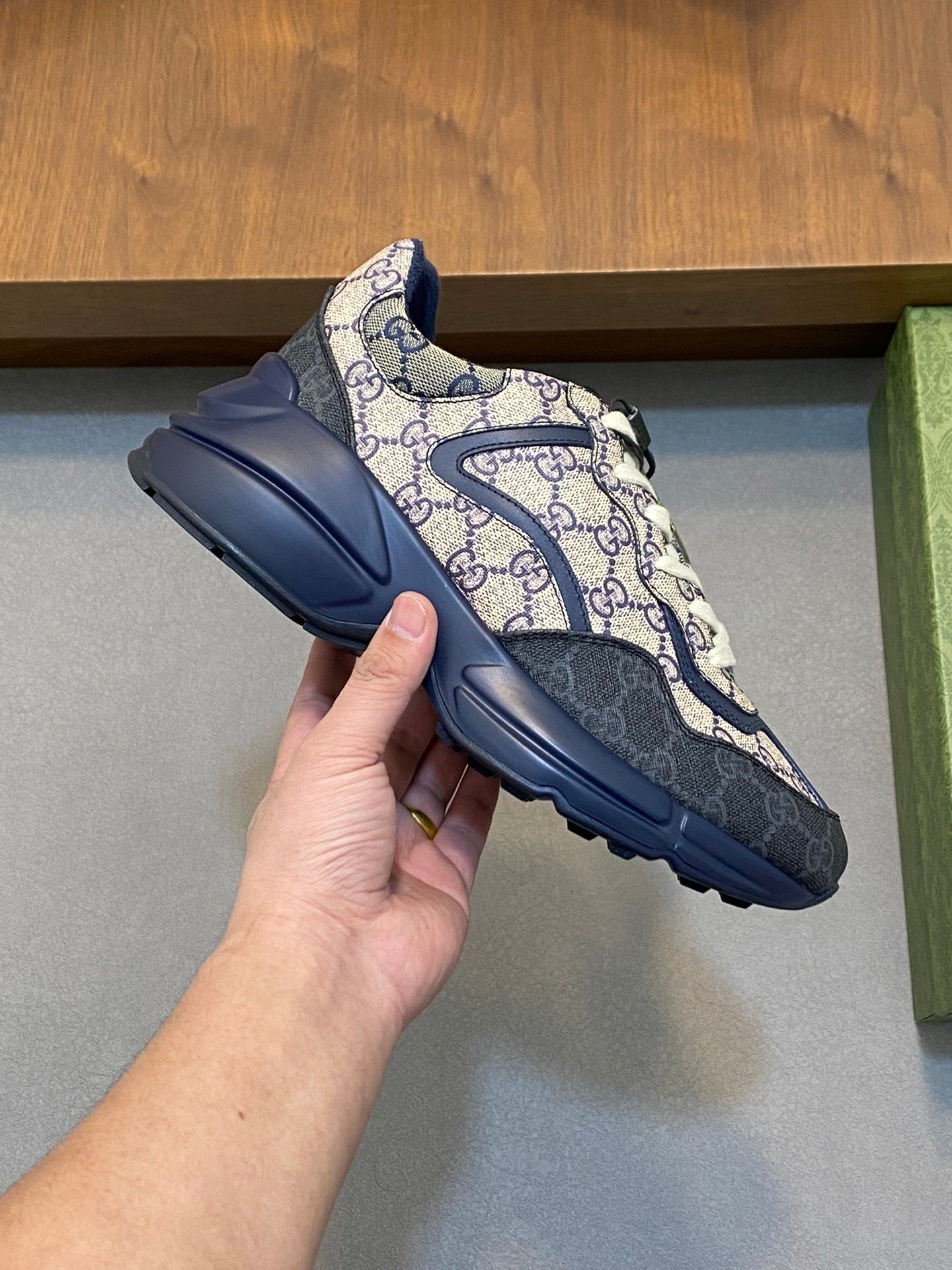 BEIGE PATTERNED LOW-TOP SNEAKERS