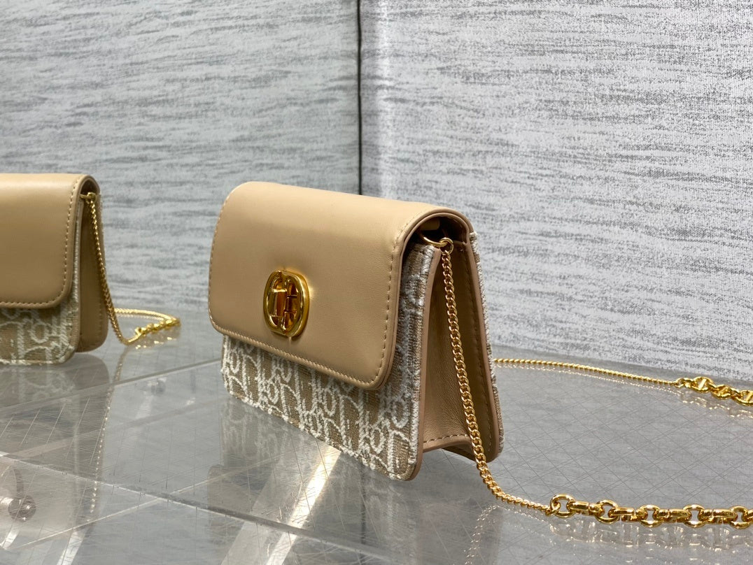 BEIGE MONOGRAM CHAIN WALLET BAG