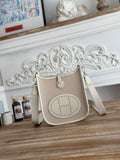 MINIMAL CROSSBODY HANDBAG