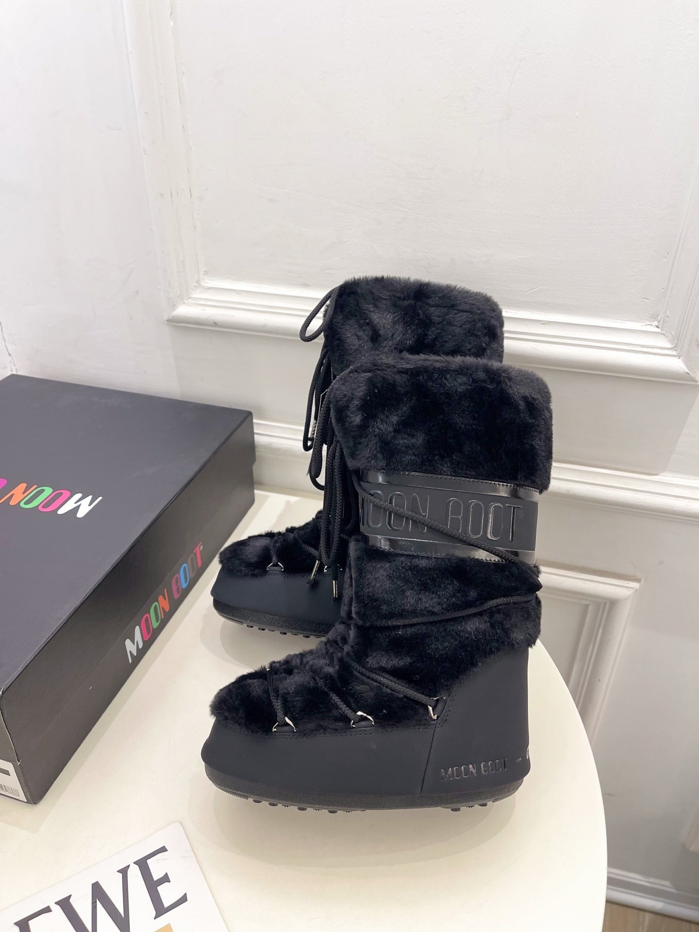 BLACK FAUX FUR LINED WINTER BOOTS