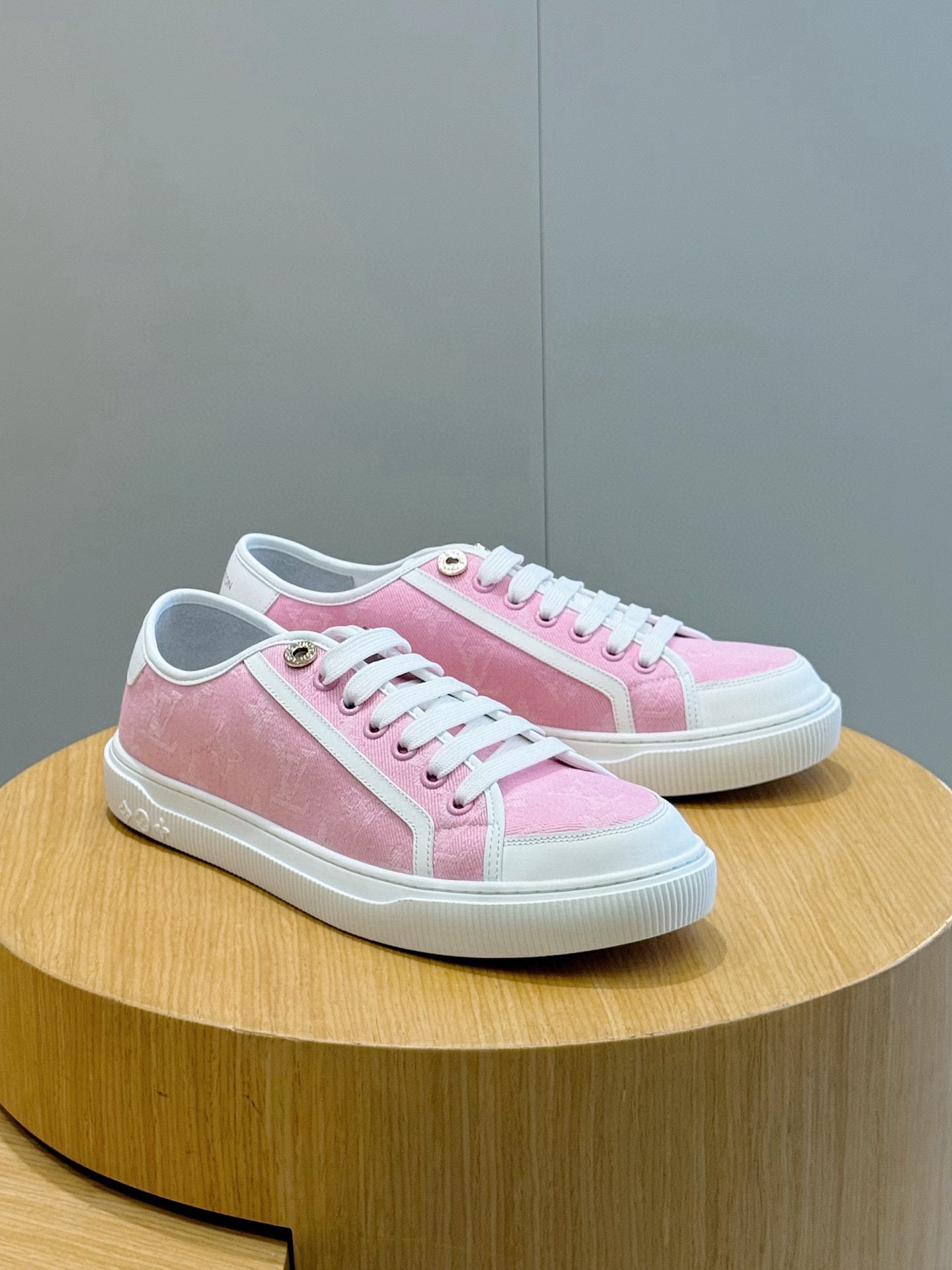 PINK LOW-TOP CASUAL SNEAKERS