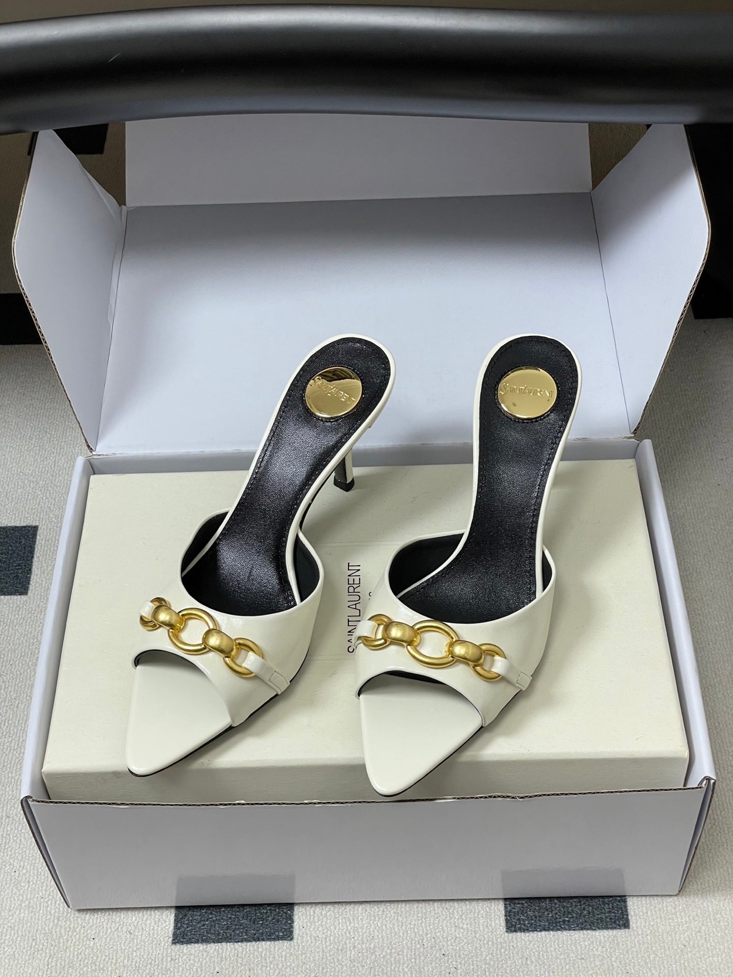 WHITE POINTED TOE MULE HEELS WITH GOLD DETAIL