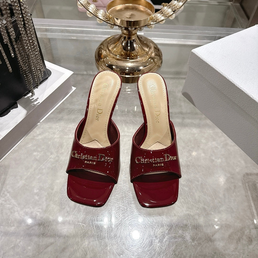 RED PATENT SQUARE-TOE MULE HEELS