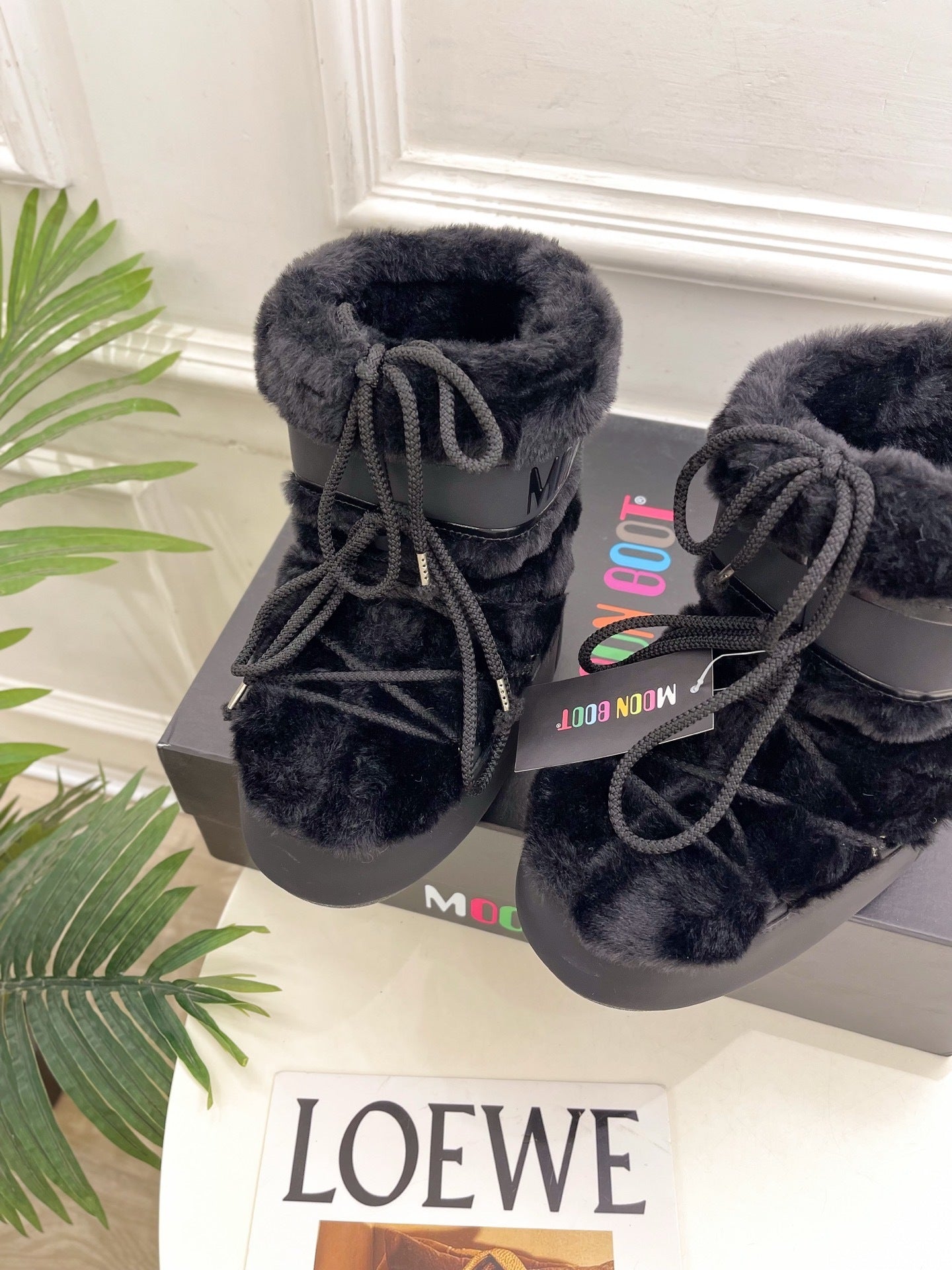 BLACK FAUX FUR LINED WINTER BOOTS