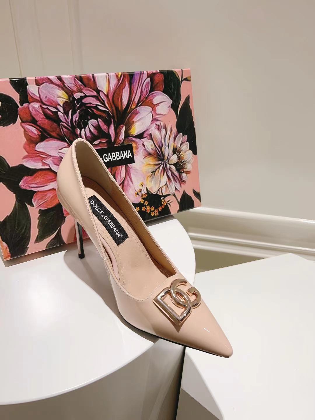 NUDE PATENT POINTED TOE HEEL PUMPS