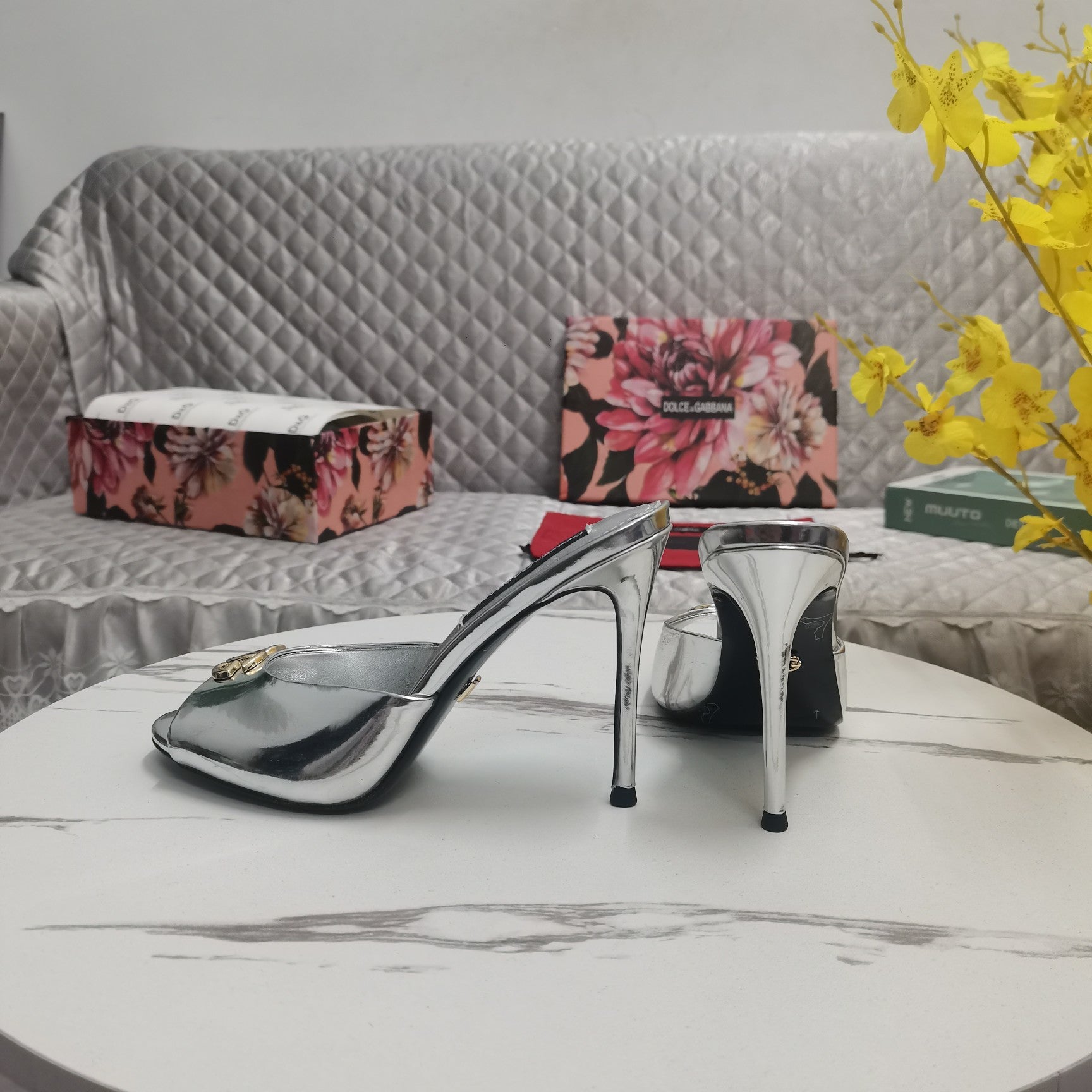 SILVER METALLIC MULE HEEL SANDALS WITH LOGO DETAIL