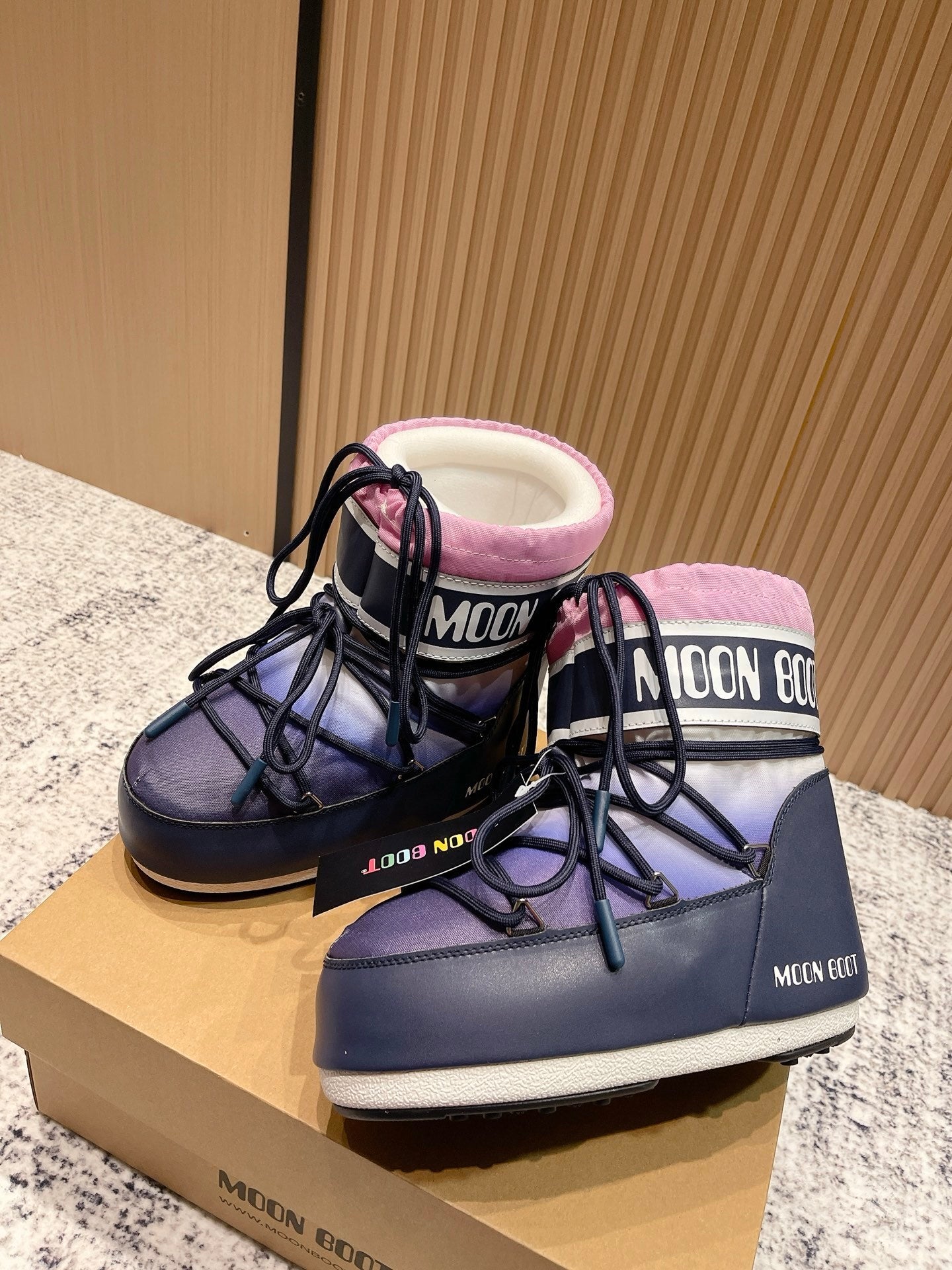 MULTICOLOR PADDED WINTER BOOTS WITH CONTRAST LINING