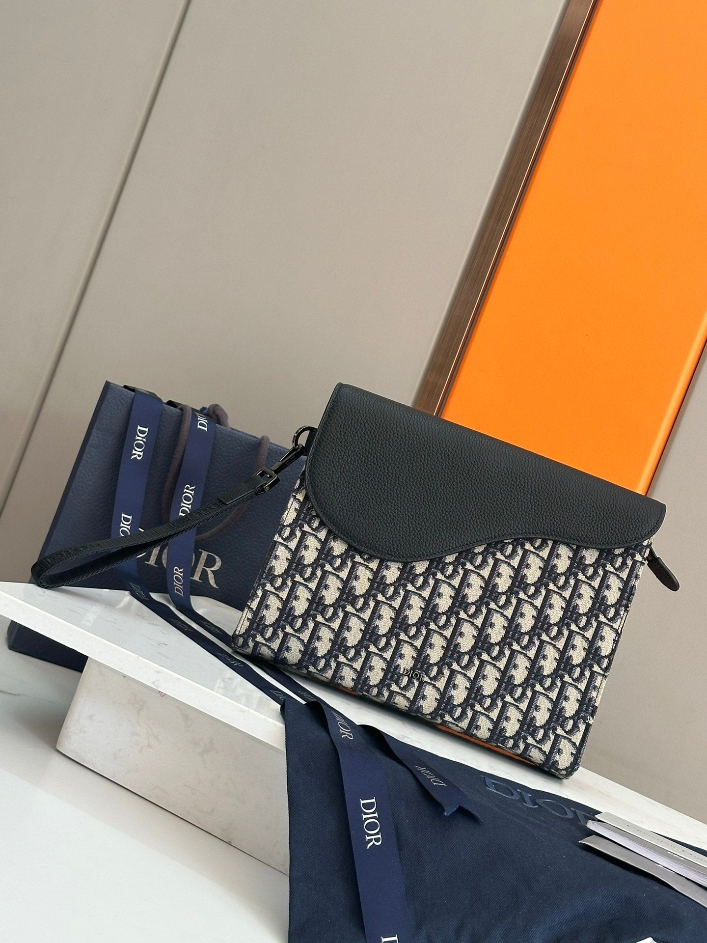 ELEGANT PATTERNED CANVAS SHOULDER BAG WITH LEATHER FLAP