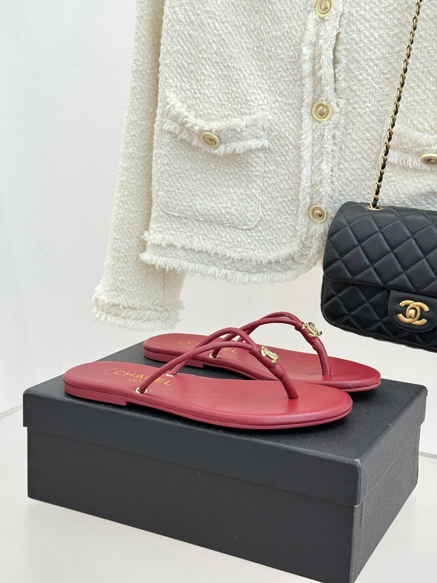 RED MINIMAL THONG SANDALS