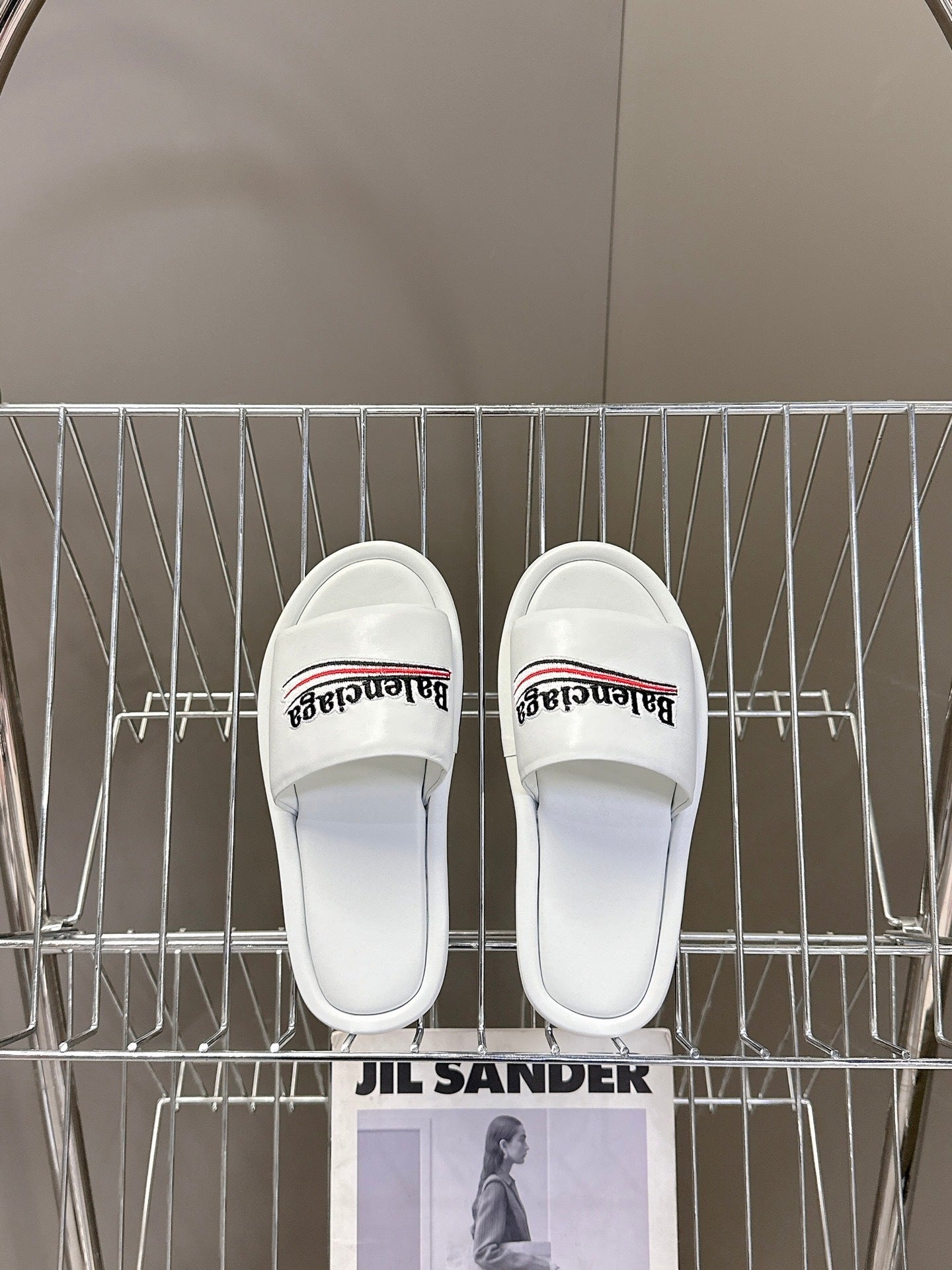 WHITE LOGO SLIDE SANDALS
