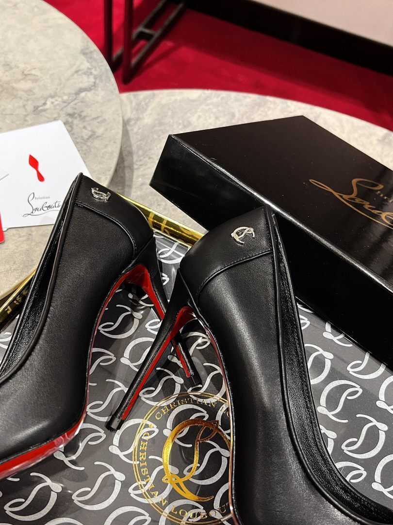 BLACK CLASSIC POINTED-TOE PUMPS