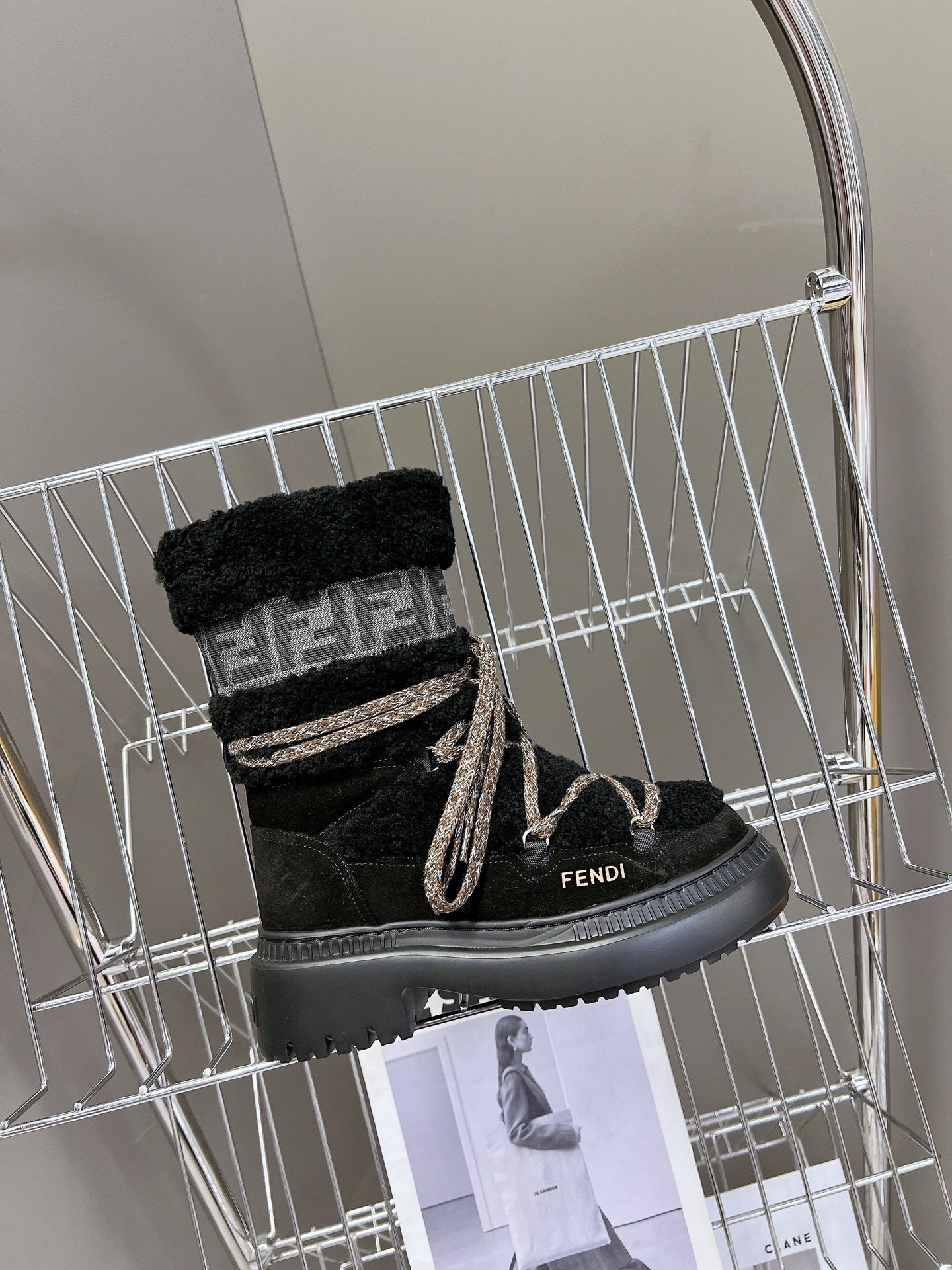 BLACK SHERPA-LINED LACE-UP WINTER BOOTS