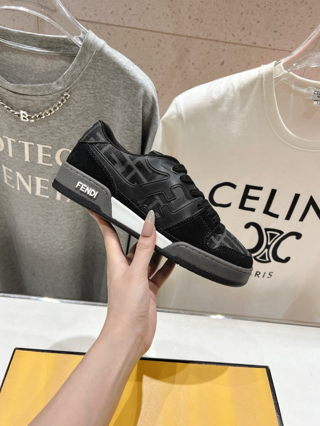 BLACK LOW-TOP URBAN SNEAKERS WITH TONAL DETAILING