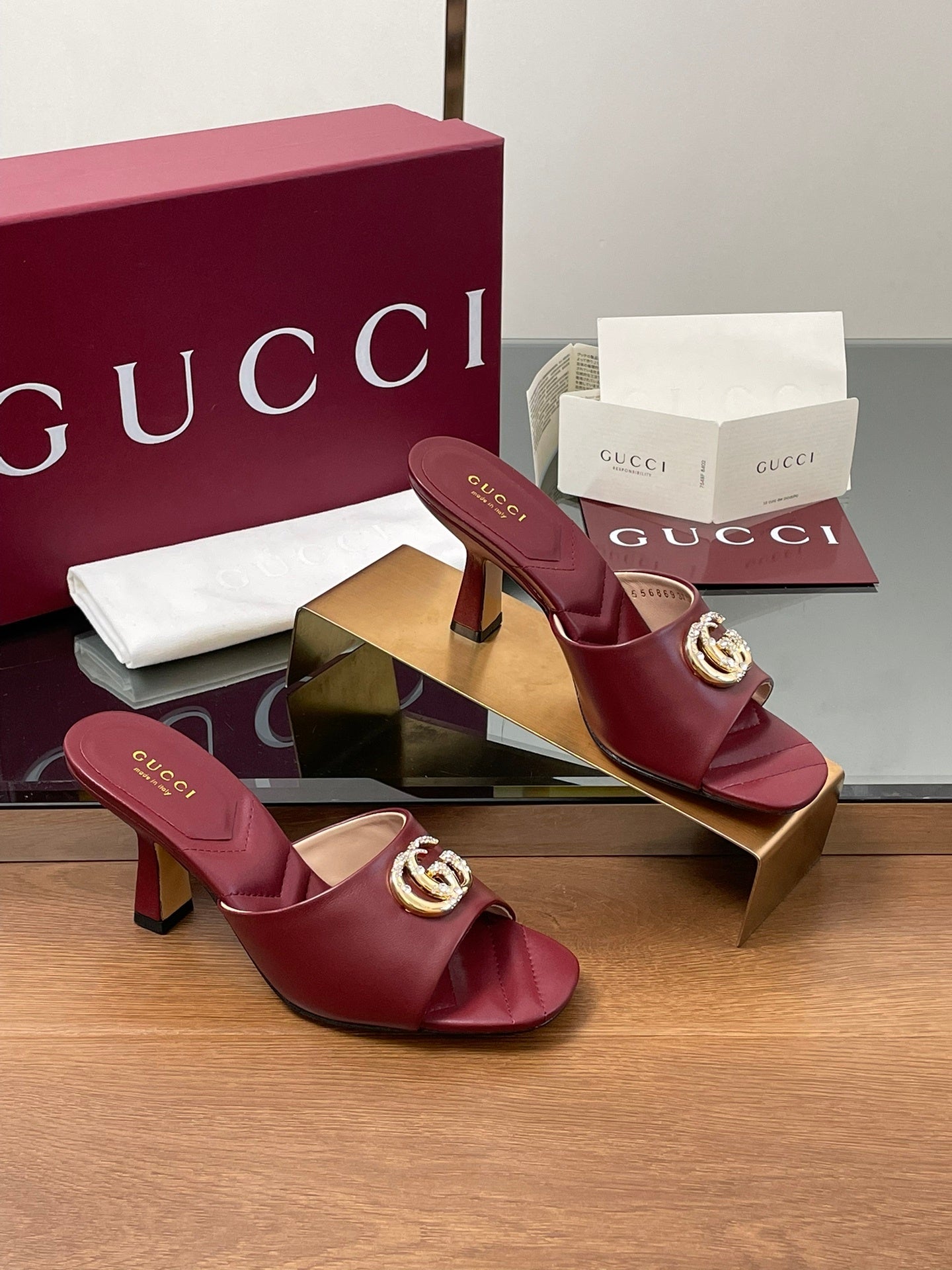 BURGUNDY BLOCK HEEL SLIDES