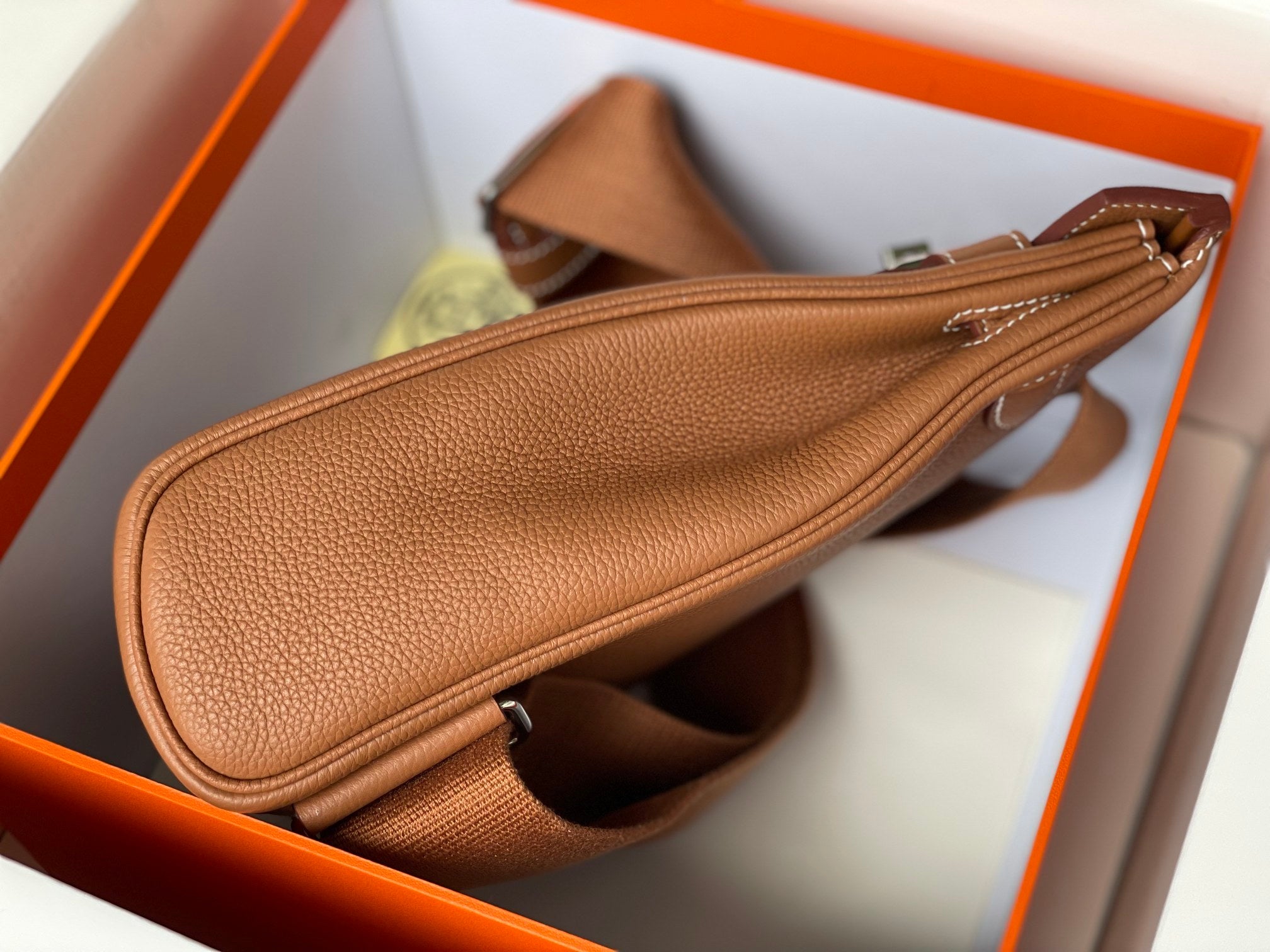 TAN KELLY CROSSBODY
