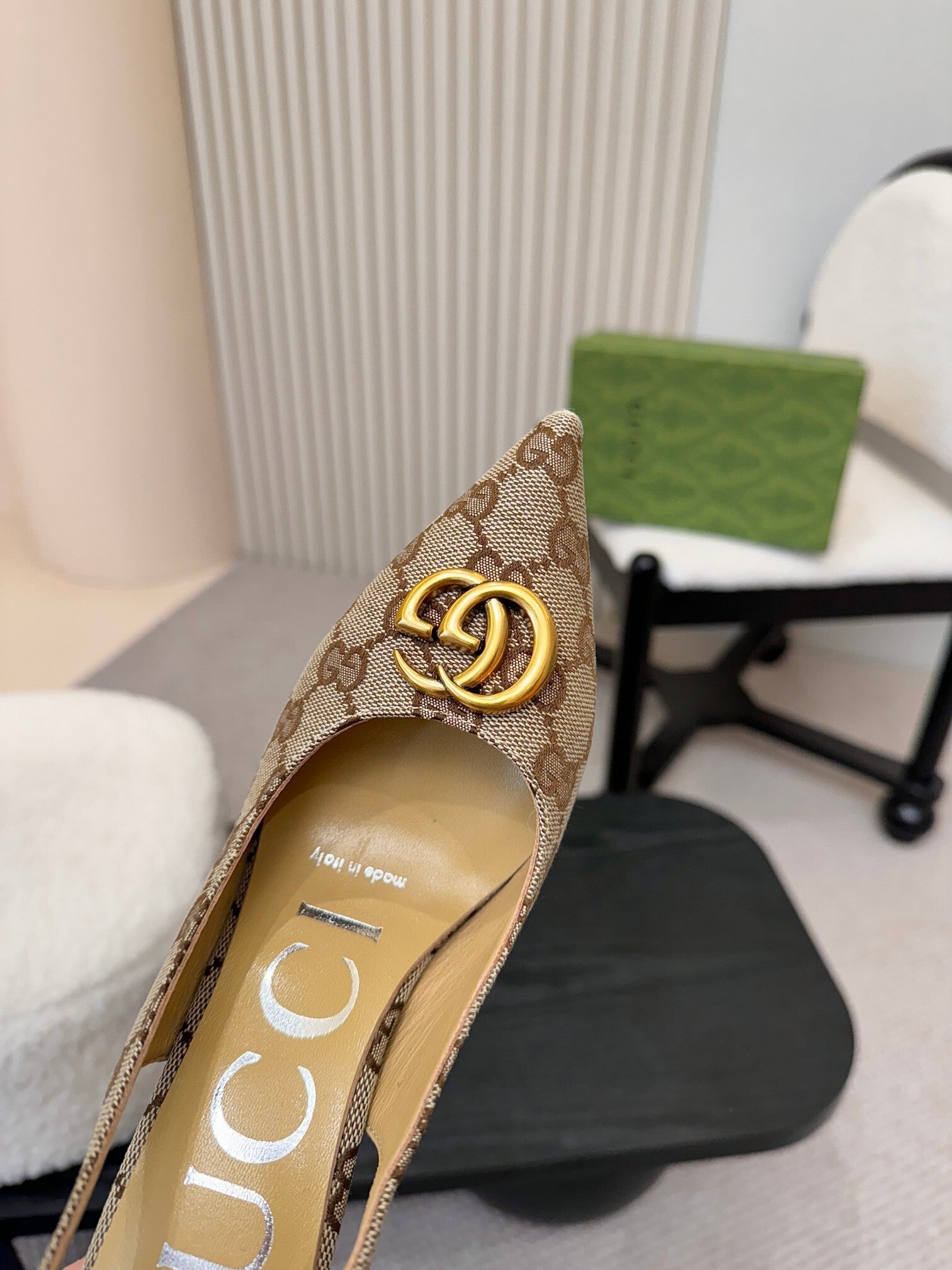 MONOGRAM SLINGBACK HEELS WITH SIGNATURE GOLD LOGO DETAIL