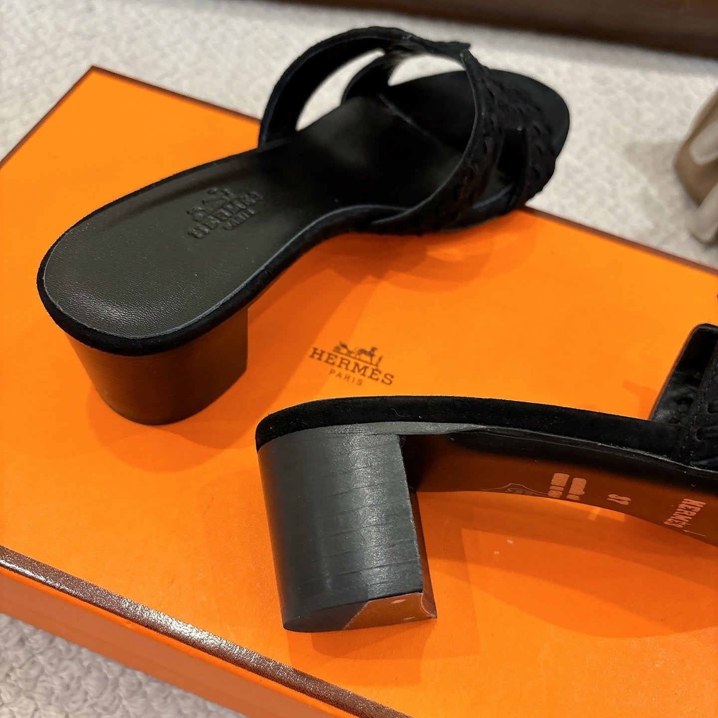 BLACK SUEDE HEELED SLIDE SANDALS