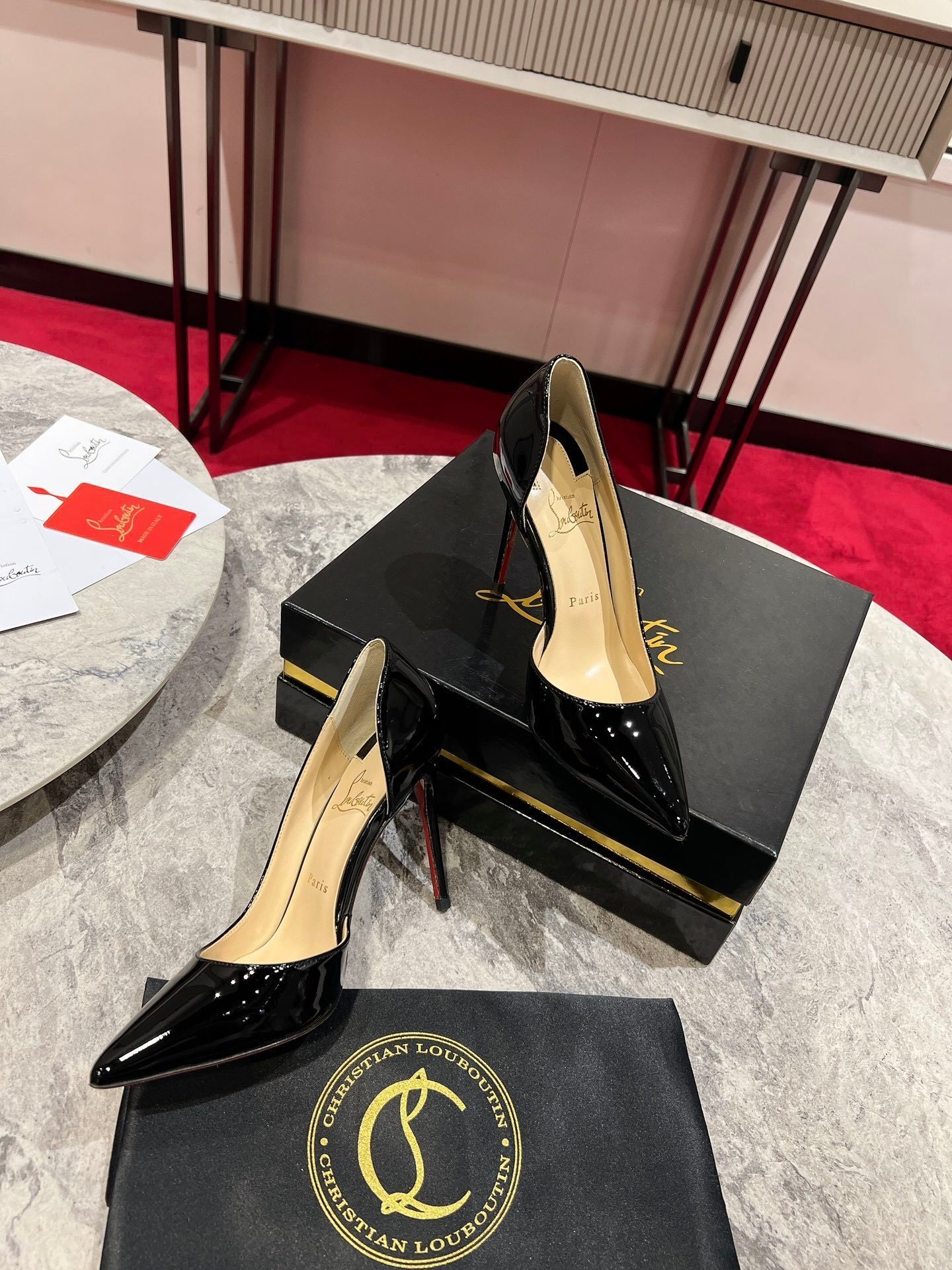 BLACK PATENT STILETTO POINTED PUMPS