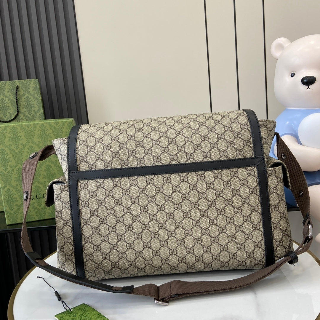 CLASSIC PATTERN MESSENGER BAG