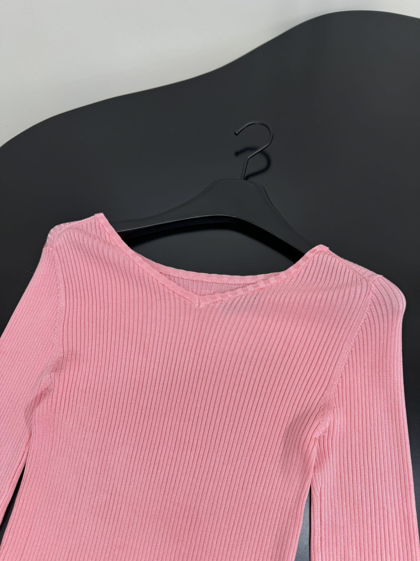 RIBBED LONG SLEEVE TOP