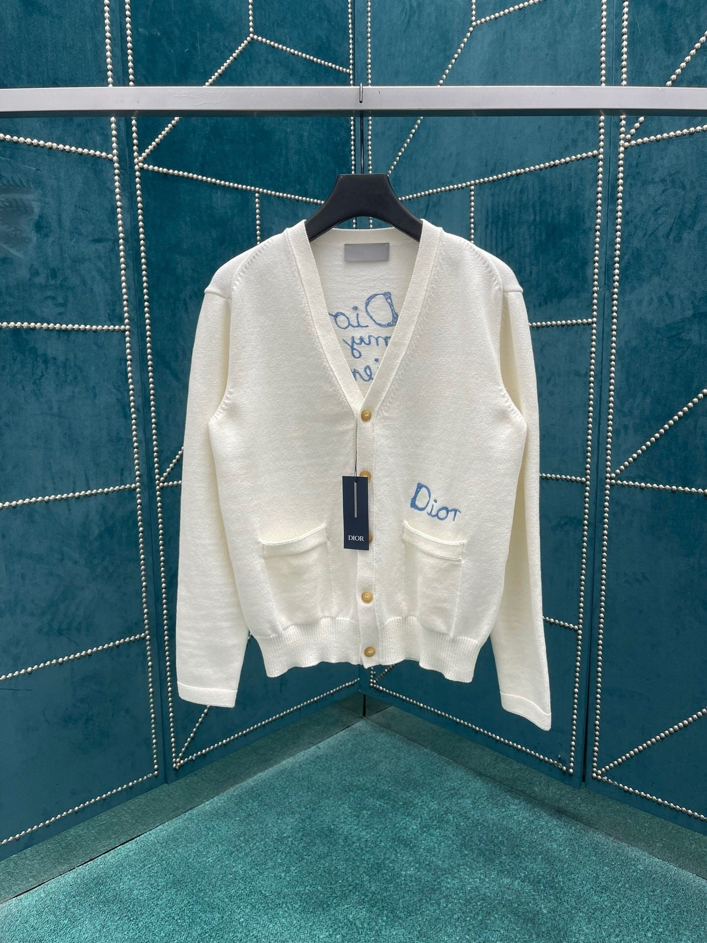 SCRIPT BACK PRINT KNIT SWEATER