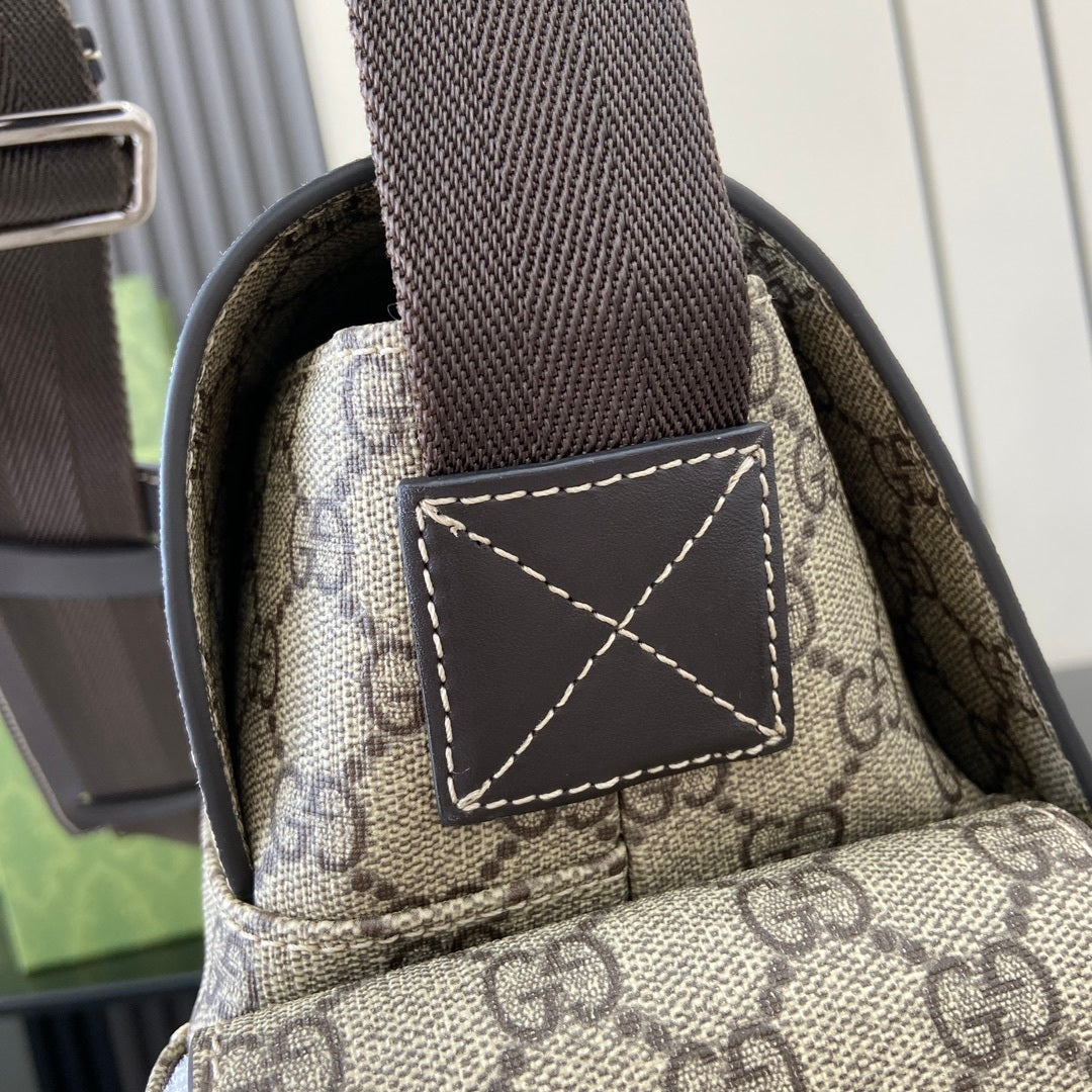 CLASSIC CANVAS MESSENGER BAG