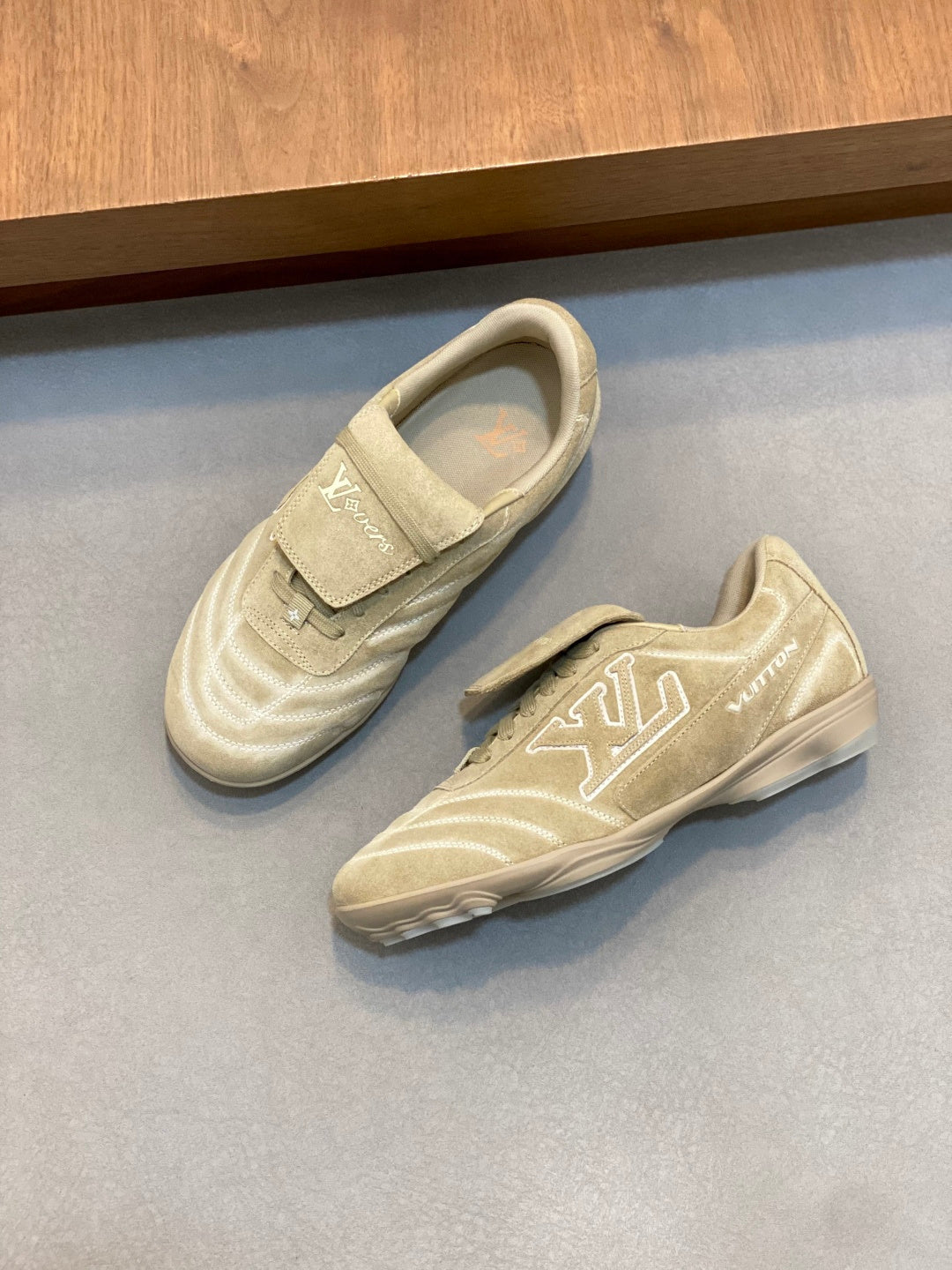 BEIGE SUEDE SNEAKERS