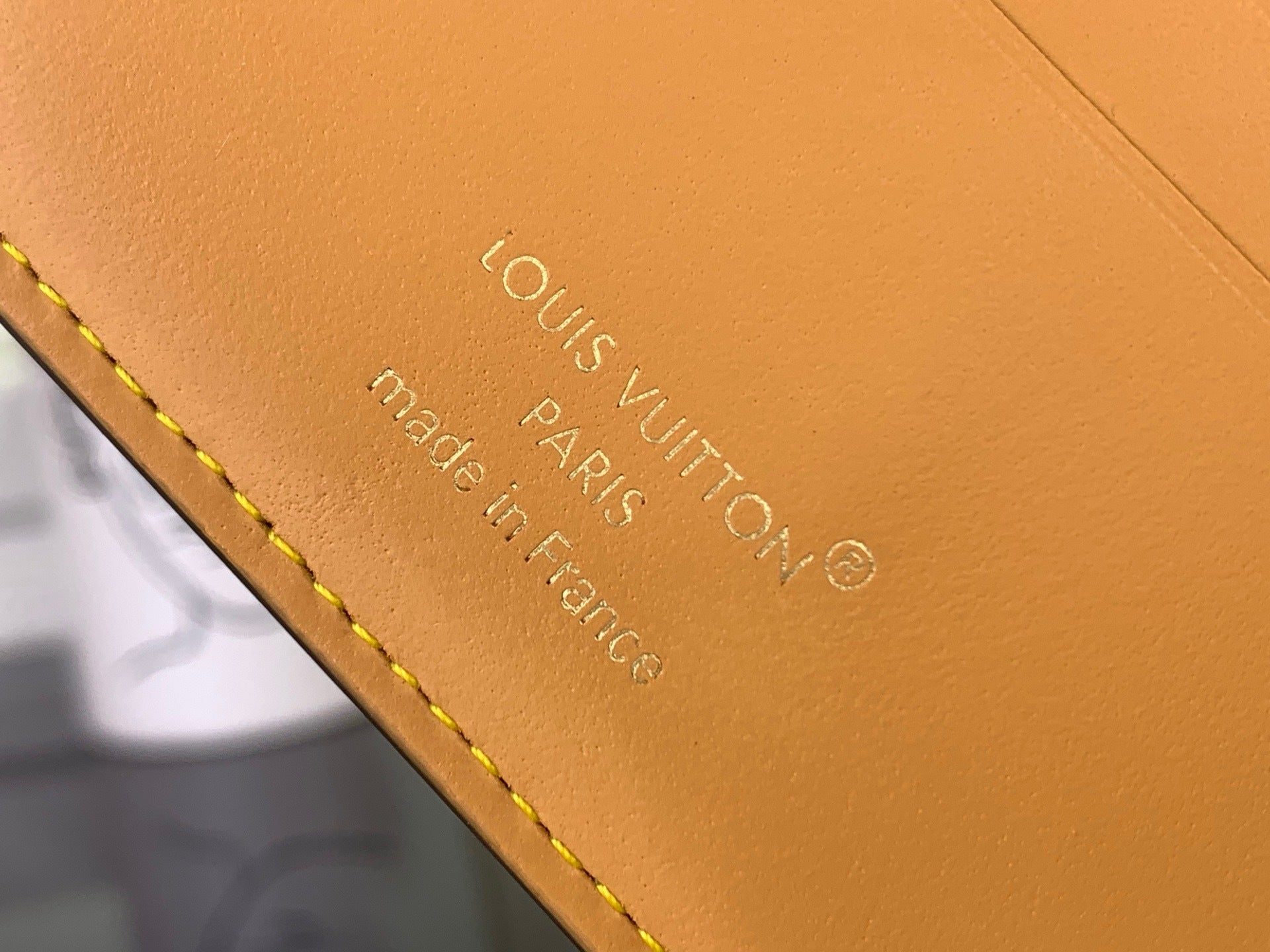 CLASSIC BIFOLD WALLET