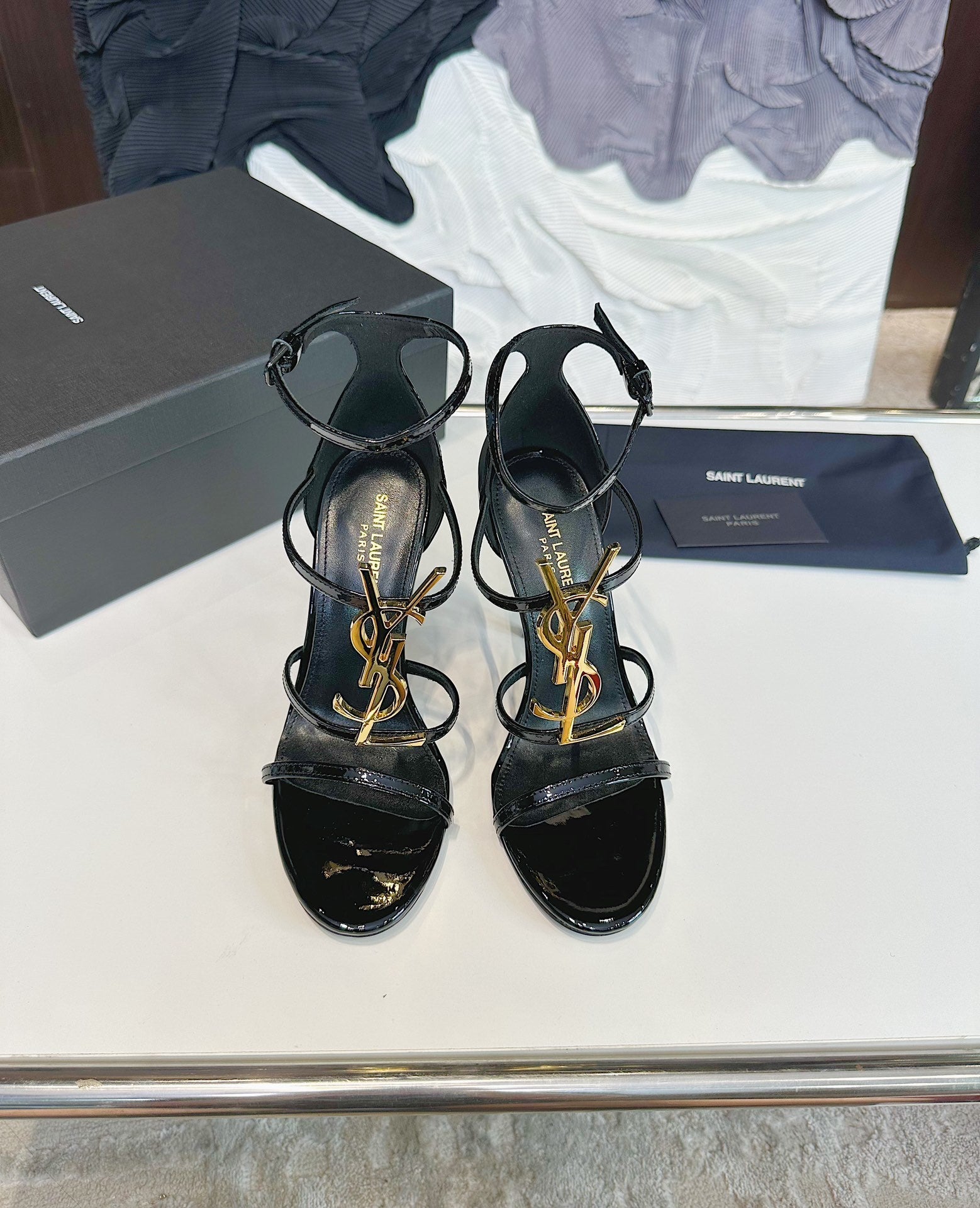 PATENT LEATHER ANKLE-STRAP LOGO HEEL SANDALS