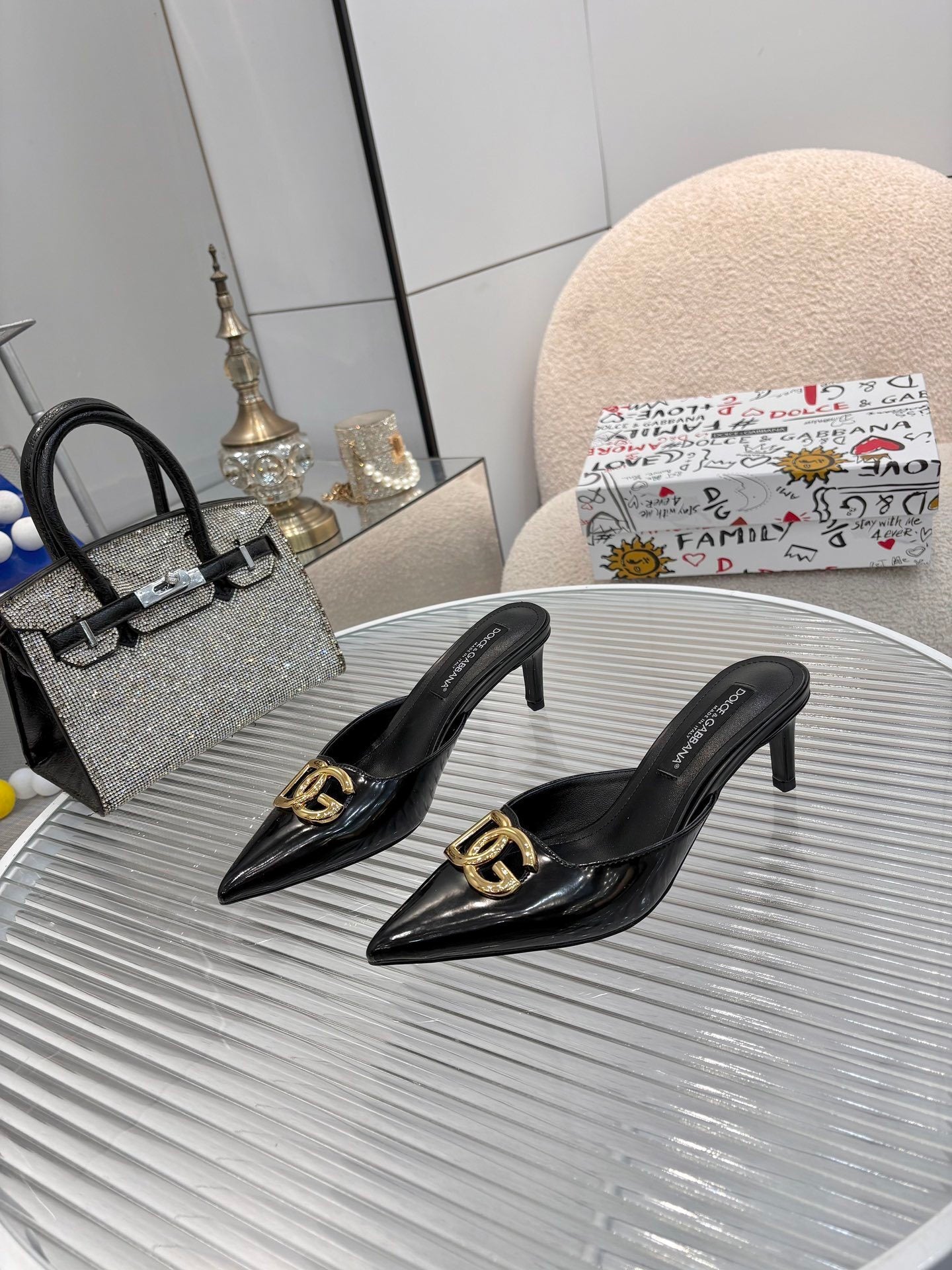 LOGO POINTED TOE MULES – CLASSIC BLACK