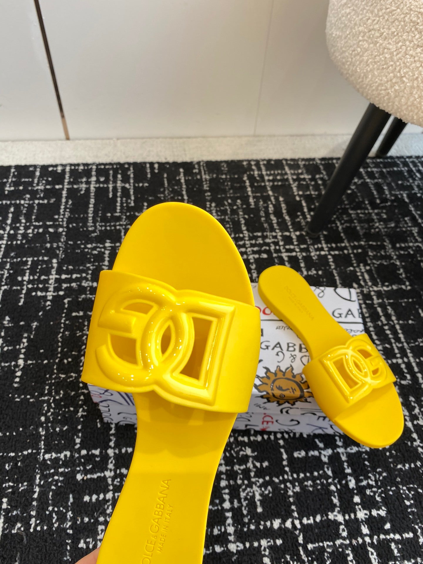 YELLOW LOGO RUBBER SLIDES