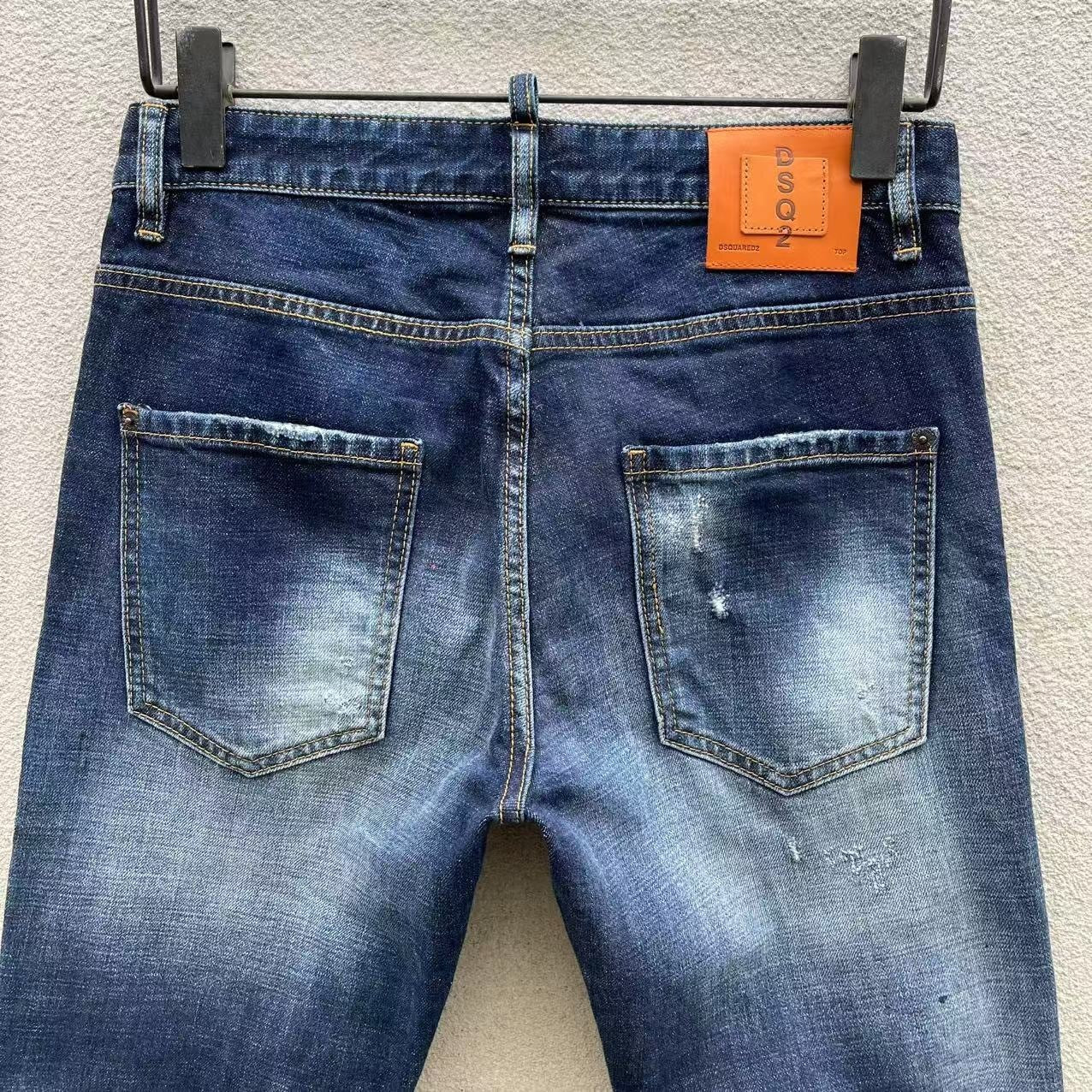 FADED DISTRESSED SLIM JEANS