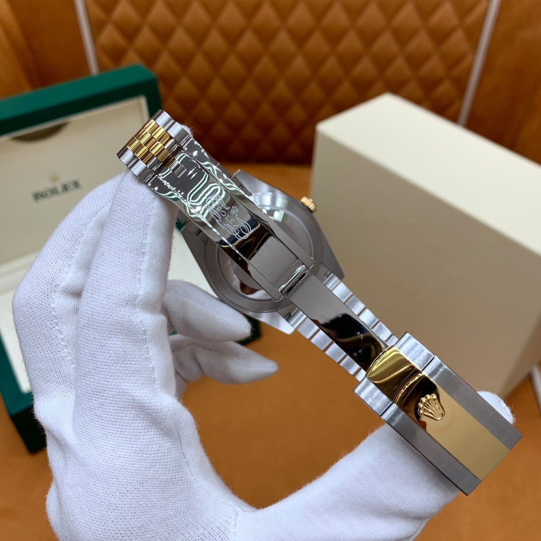 CLASSIC TWO-TONE ELEGANT WATCH
