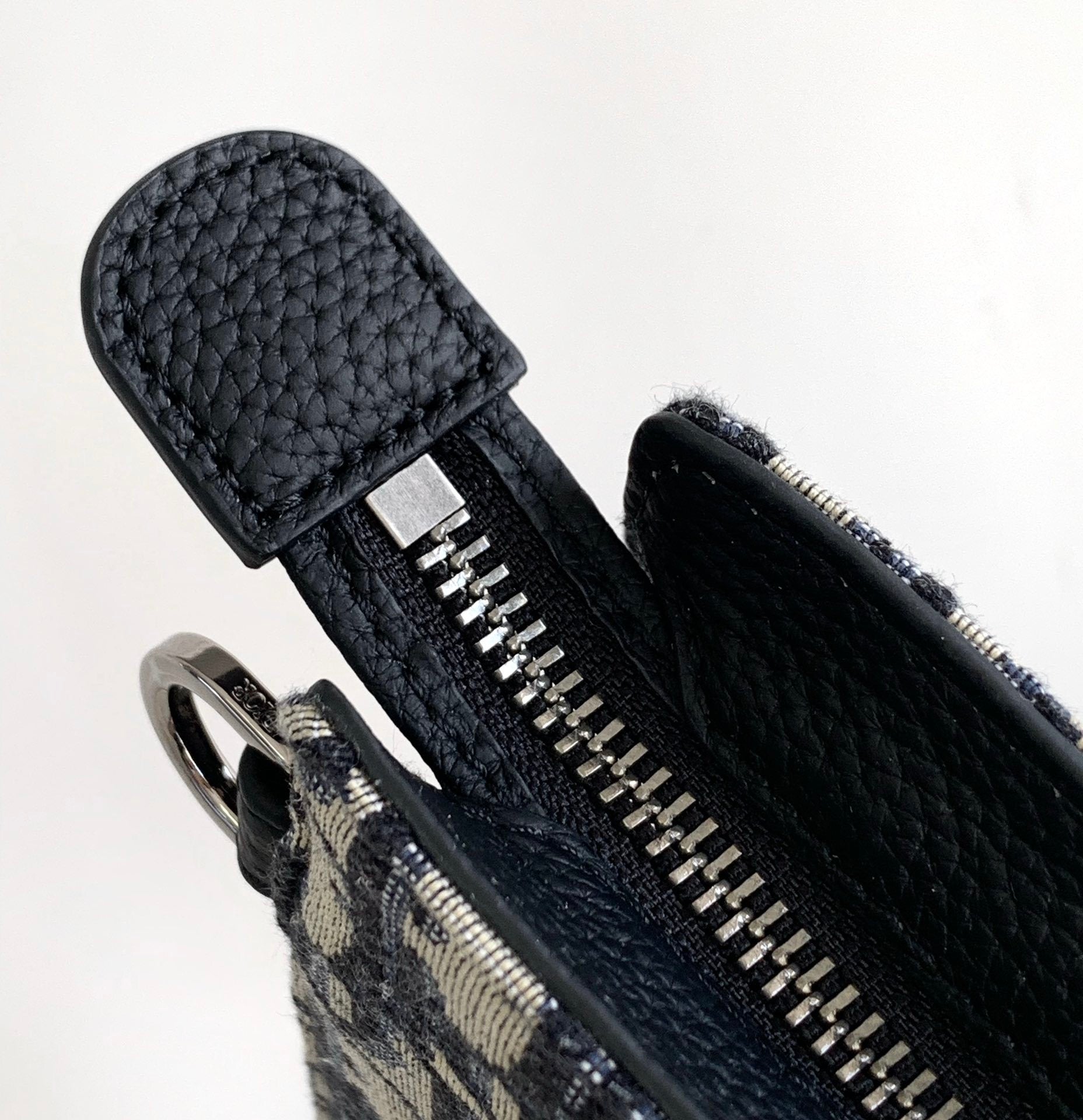OBLIQUE CANVAS ZIP POUCH CLUTCH
