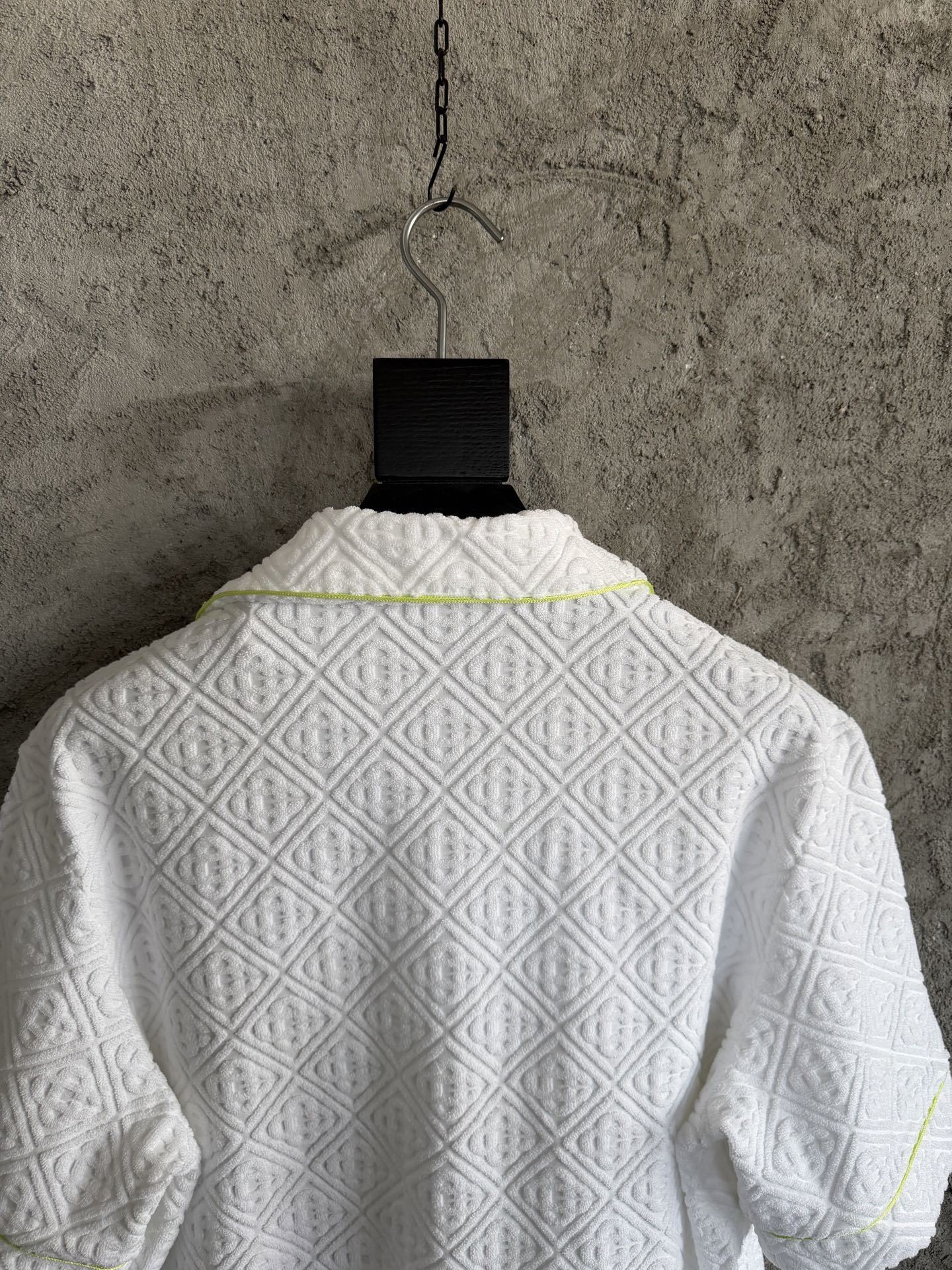 TEXTURED SHORT-SLEEVE SHIRT & SHORTS SET