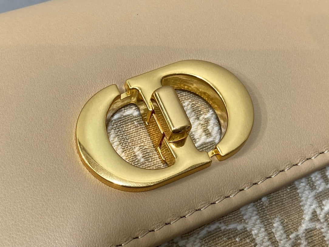 BEIGE MONOGRAM CHAIN WALLET BAG